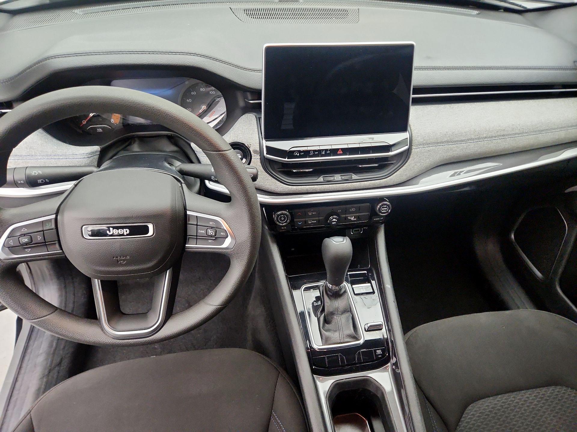 Thumbnail: 2023 Jeep Compass - 9