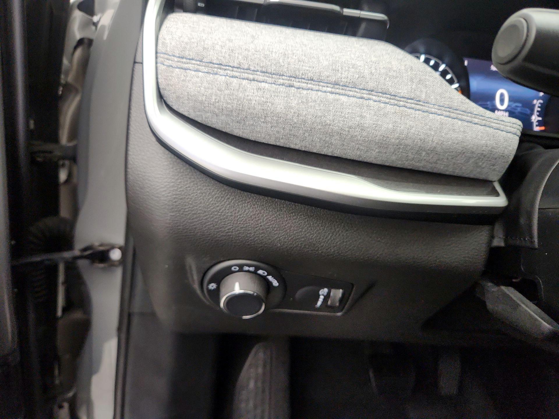 Thumbnail: 2023 Jeep Compass - 13