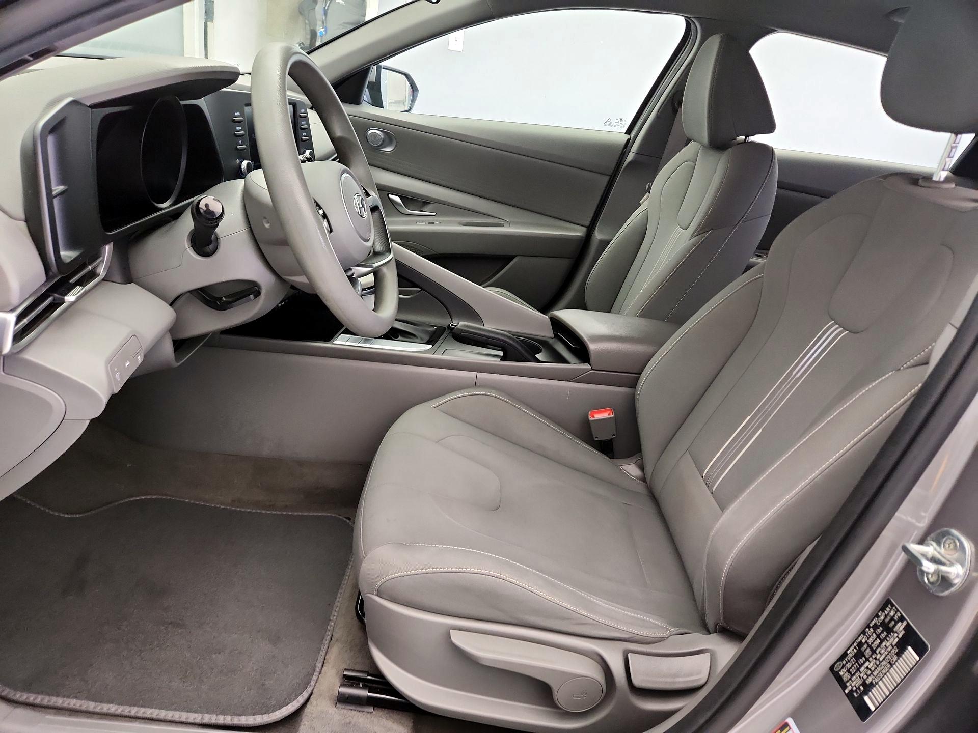 Thumbnail: 2022 Hyundai Elantra - 11