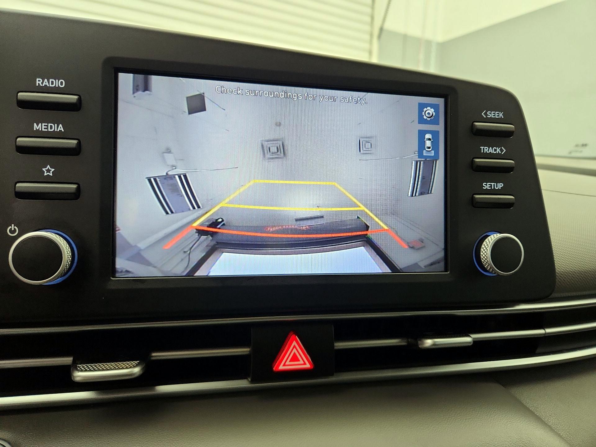 Thumbnail: 2022 Hyundai Elantra - 14