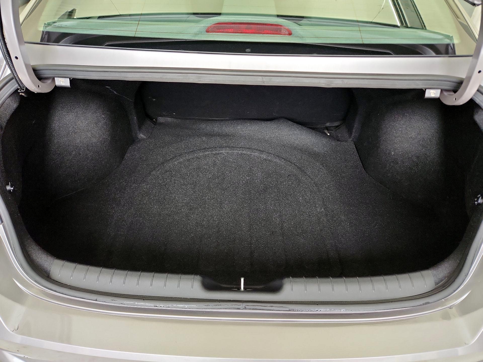 Thumbnail: 2022 Hyundai Elantra - 20