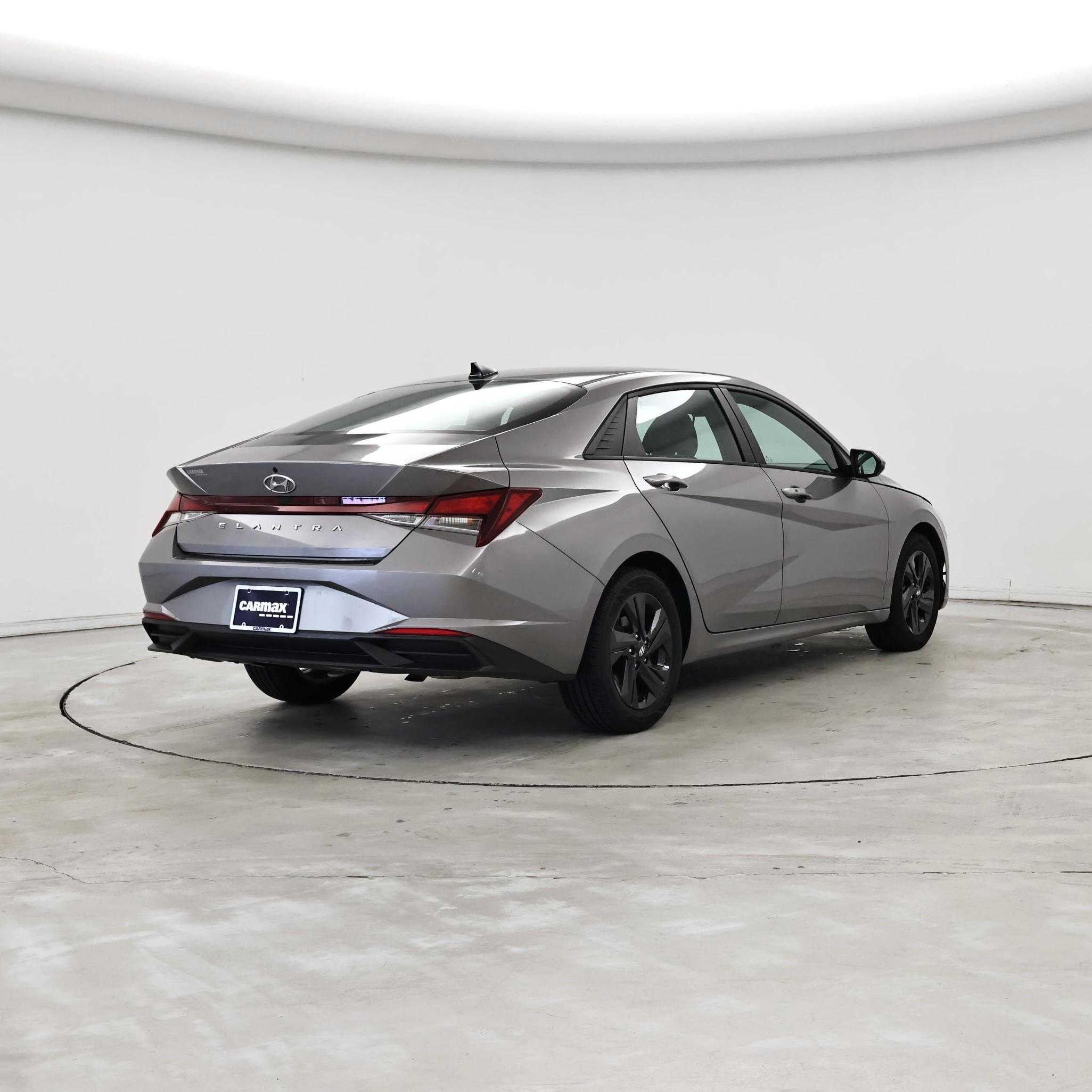 Thumbnail: 2022 Hyundai Elantra - 8