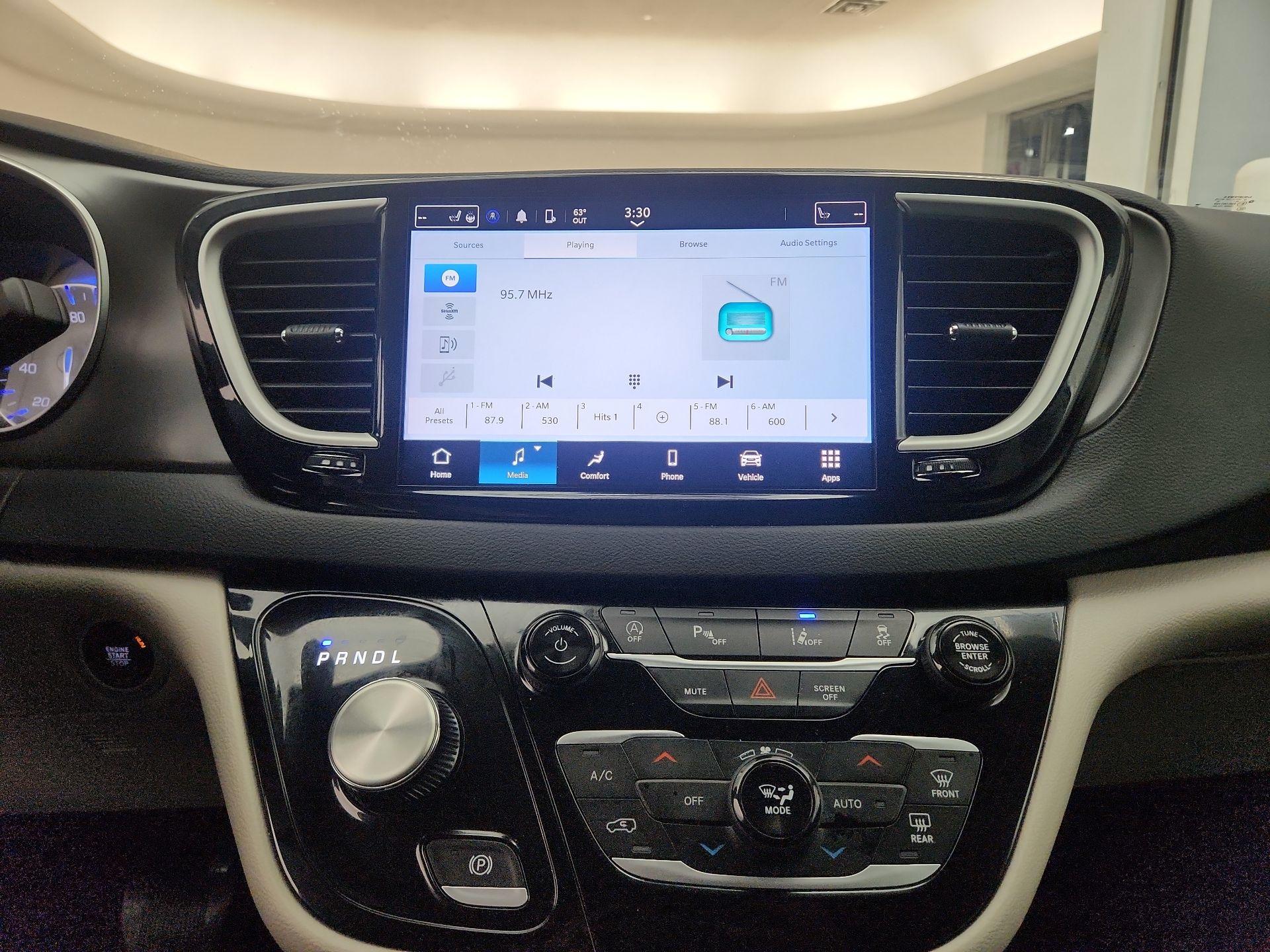 Thumbnail: 2024 Chrysler Pacifica - 15