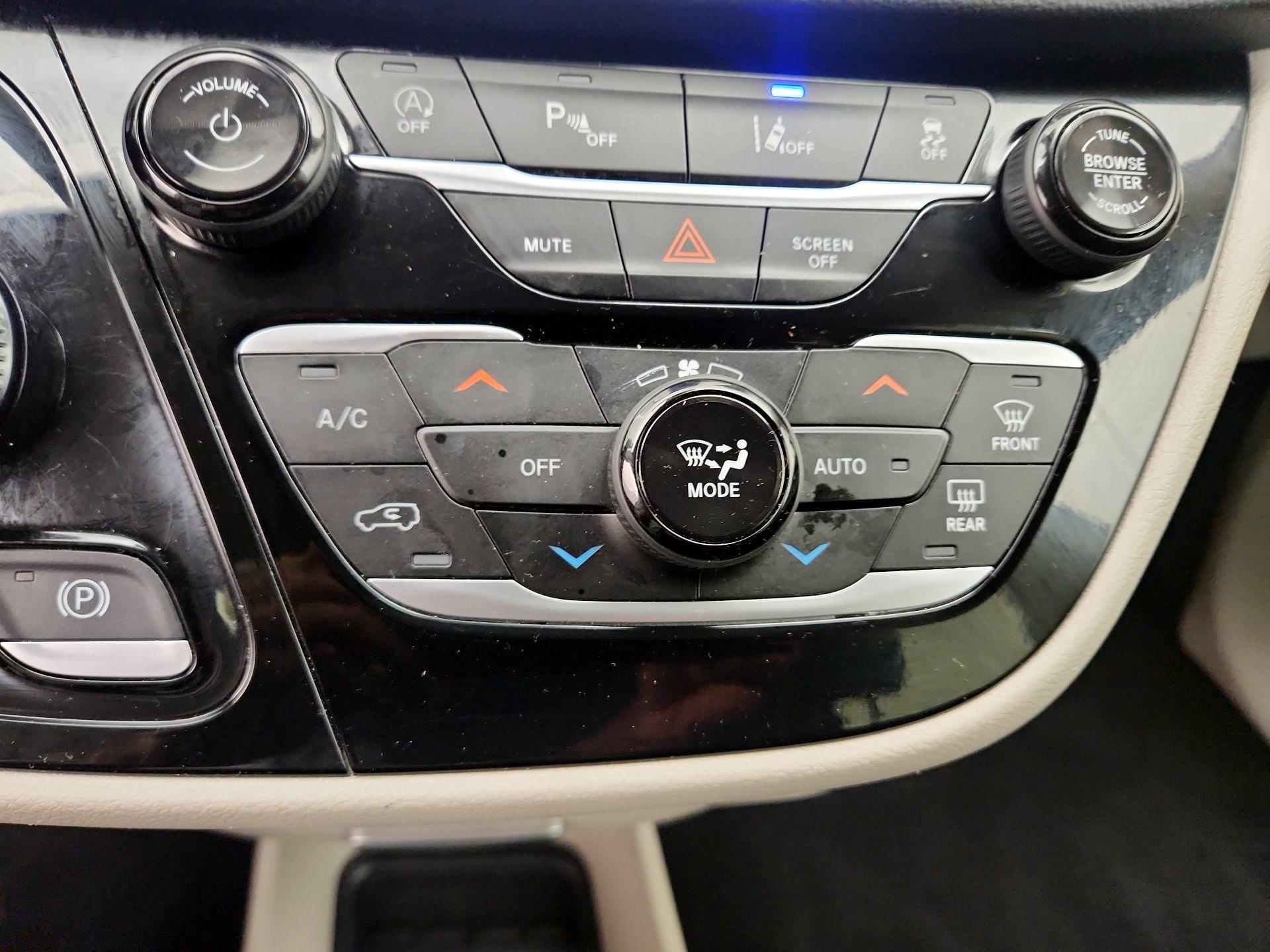 Thumbnail: 2024 Chrysler Pacifica - 16