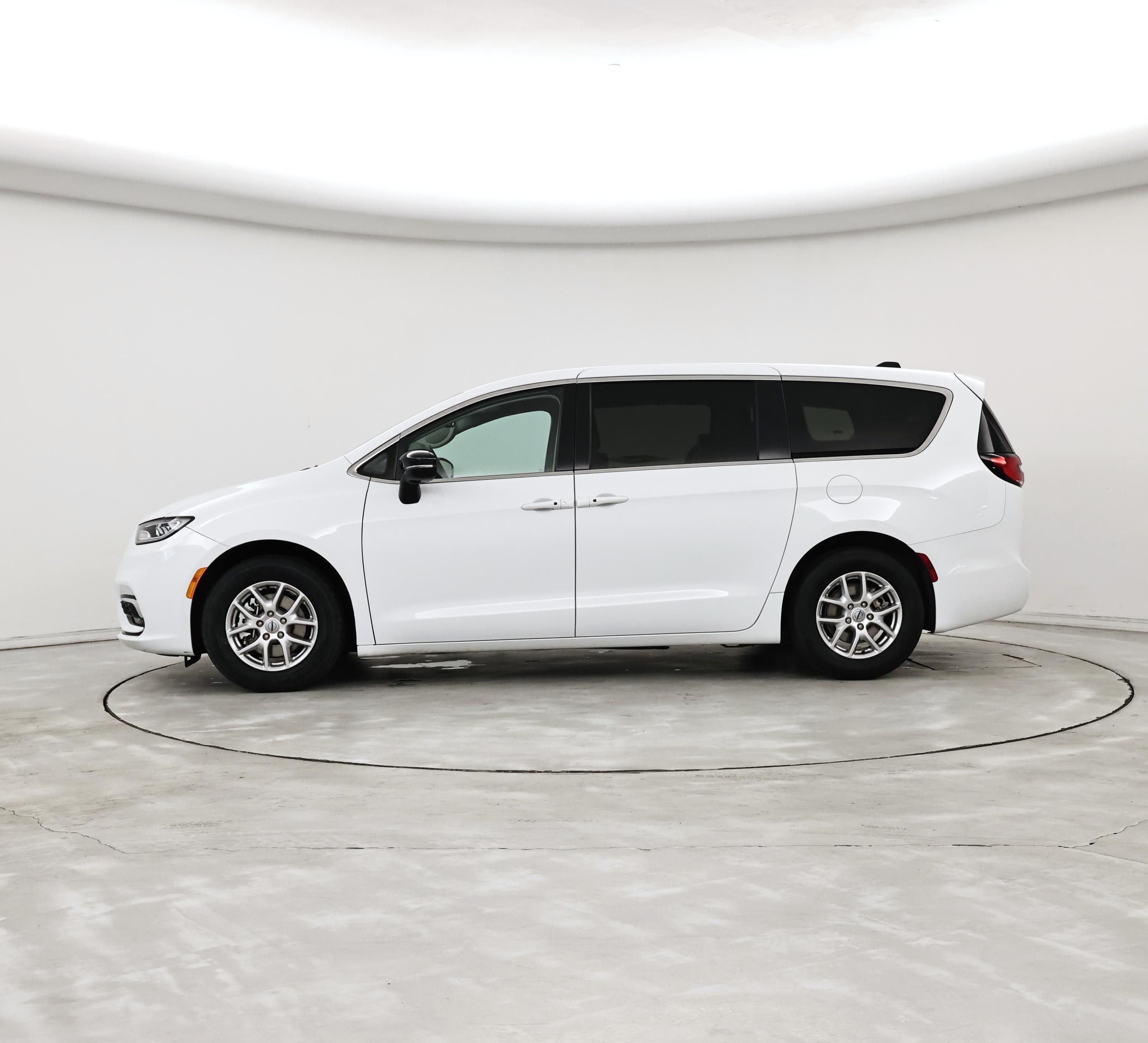 Thumbnail: 2024 Chrysler Pacifica - 3