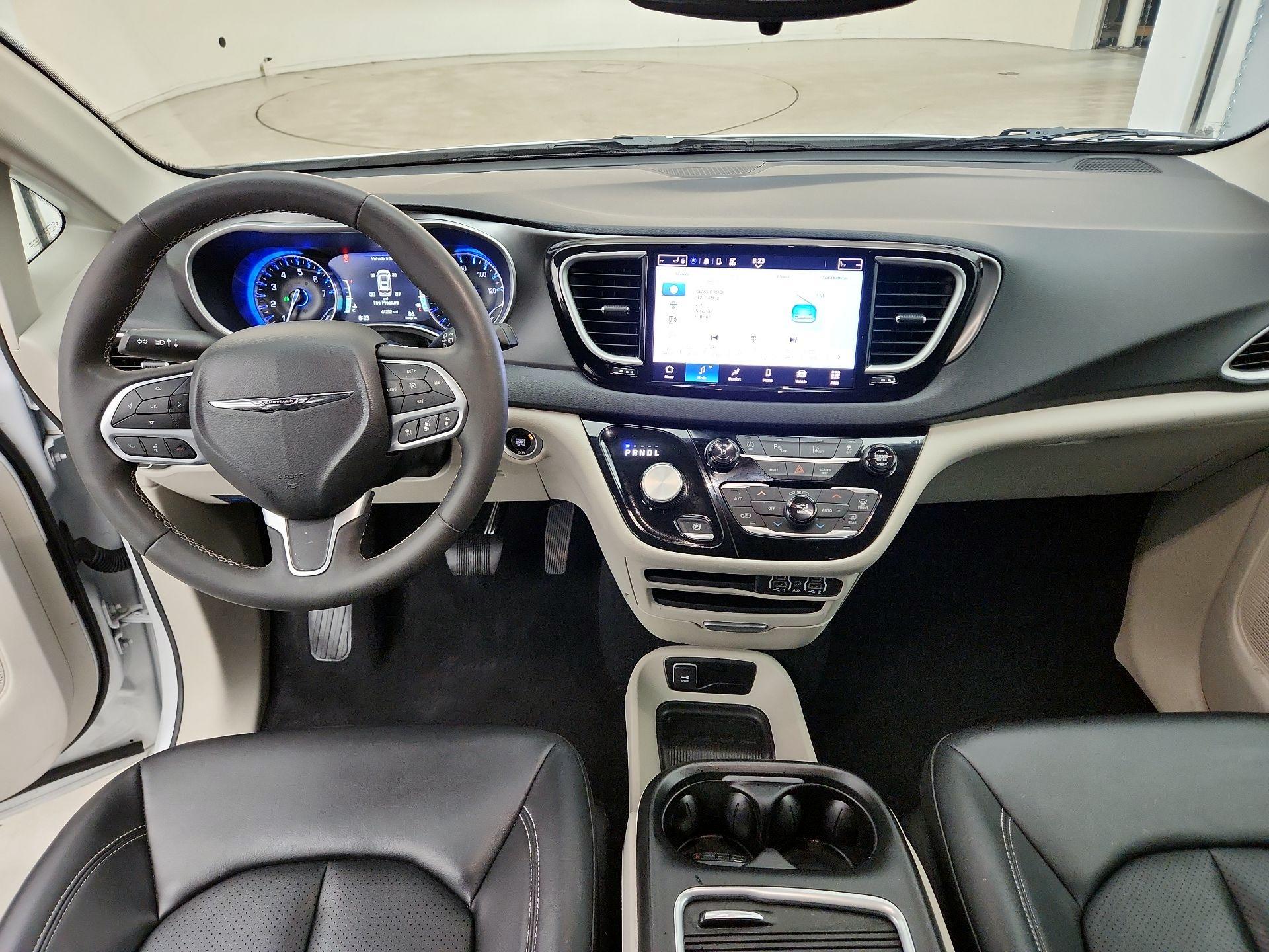 Thumbnail: 2024 Chrysler Pacifica - 9