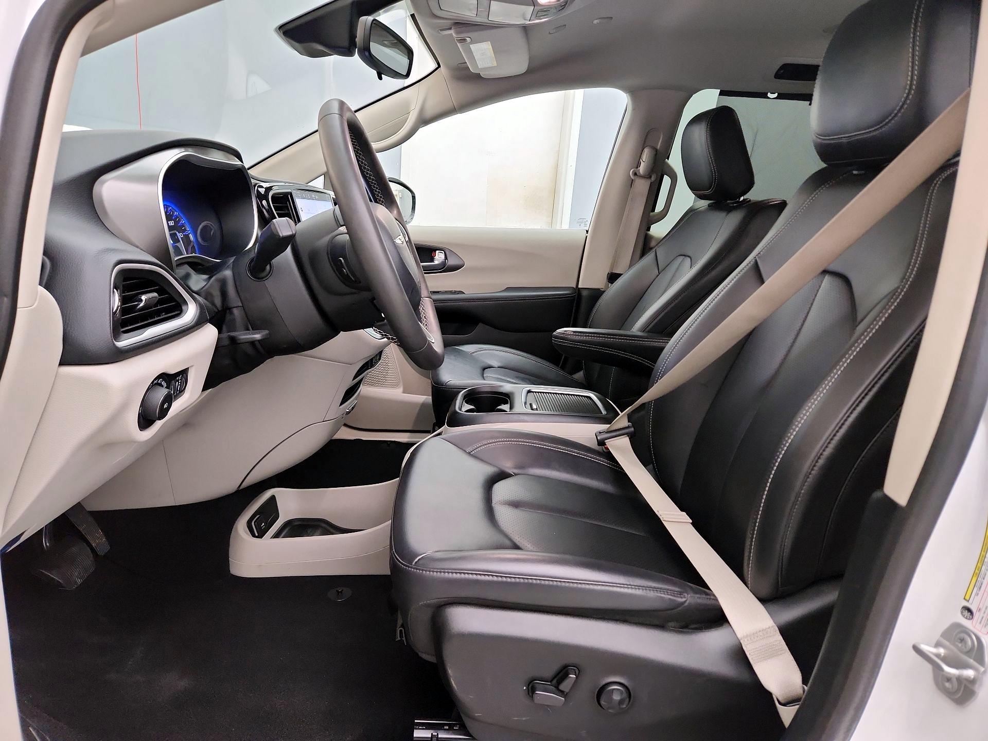 Thumbnail: 2024 Chrysler Pacifica - 11