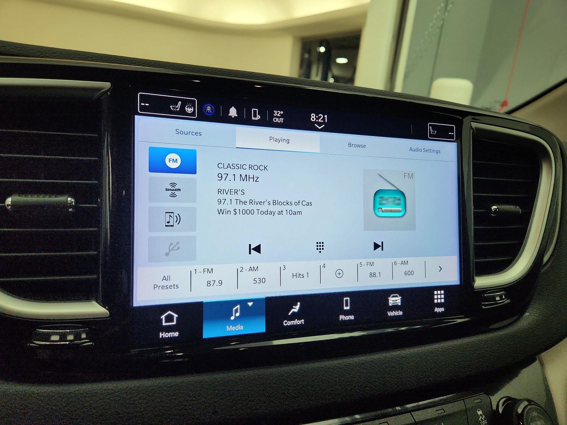 Thumbnail: 2024 Chrysler Pacifica - 15