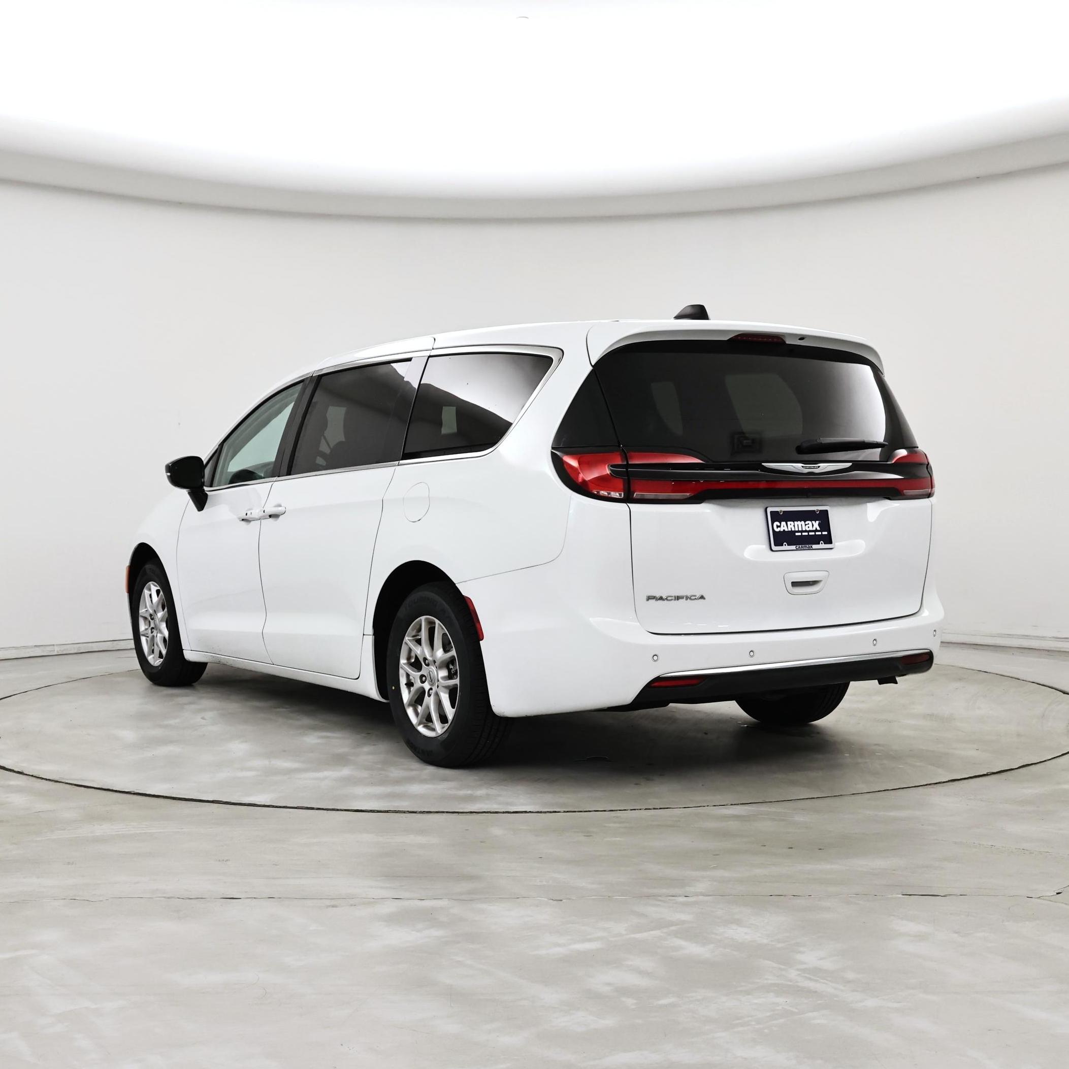 Thumbnail: 2024 Chrysler Pacifica - 2