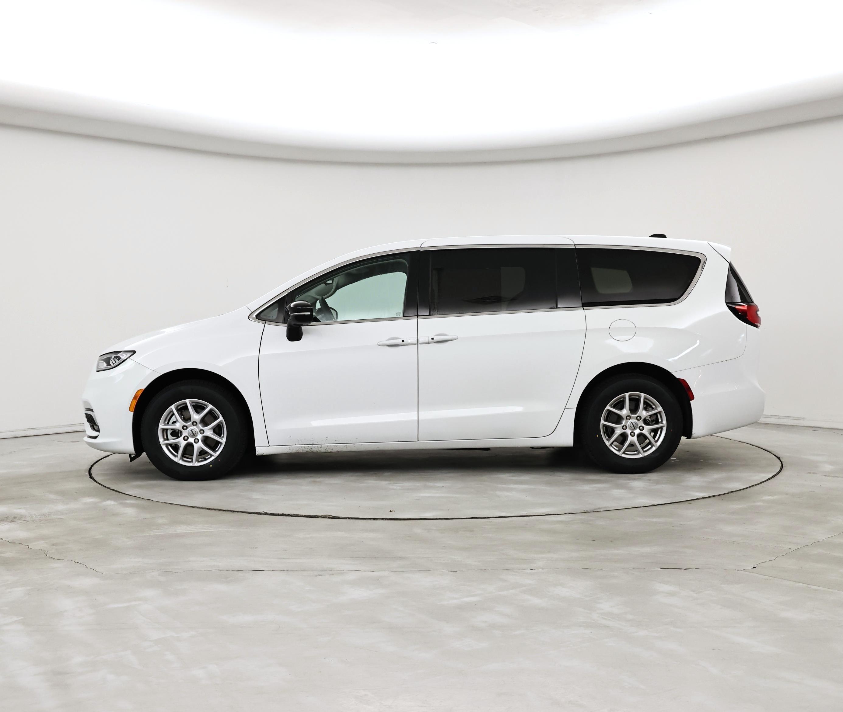 Thumbnail: 2024 Chrysler Pacifica - 3