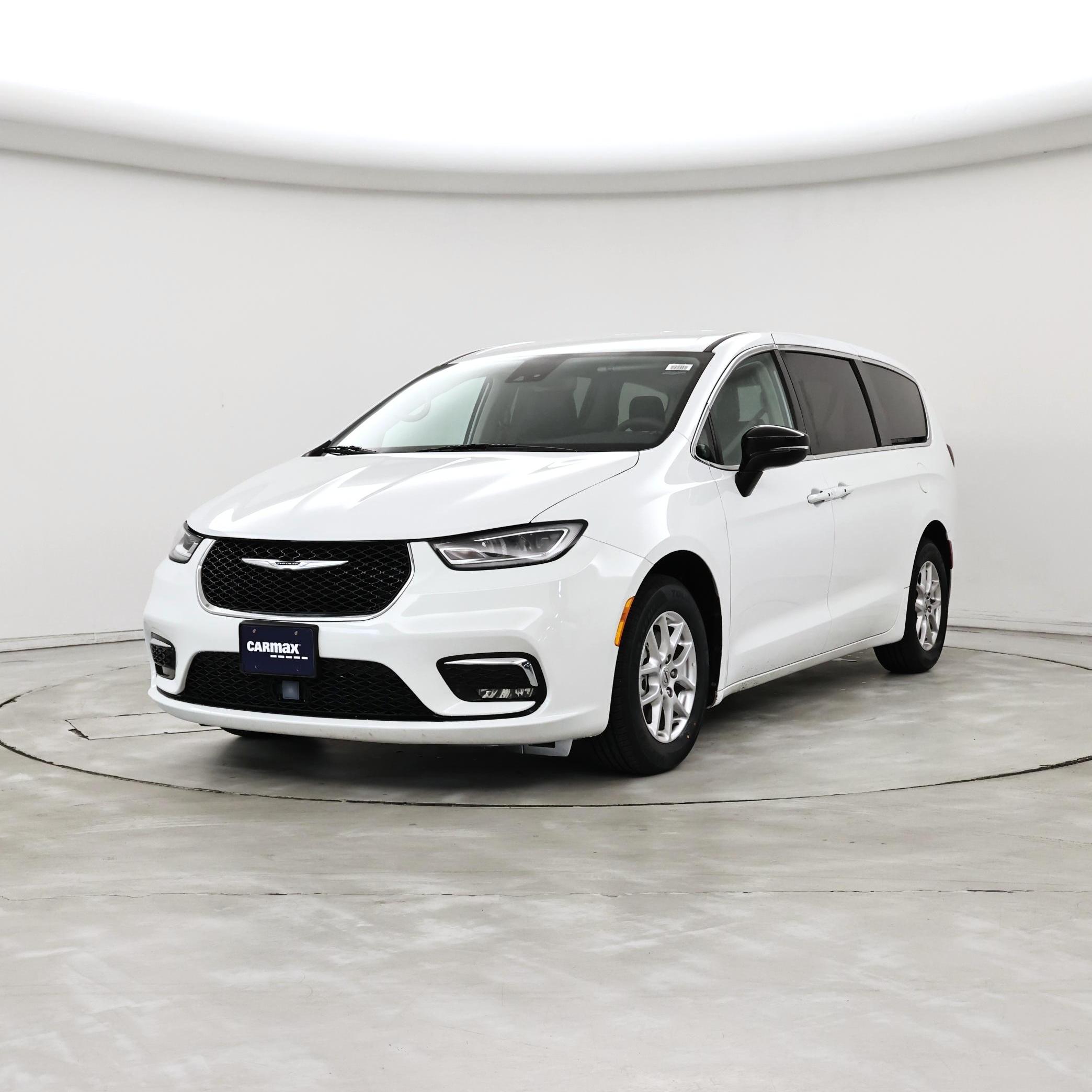 Thumbnail: 2024 Chrysler Pacifica - 4