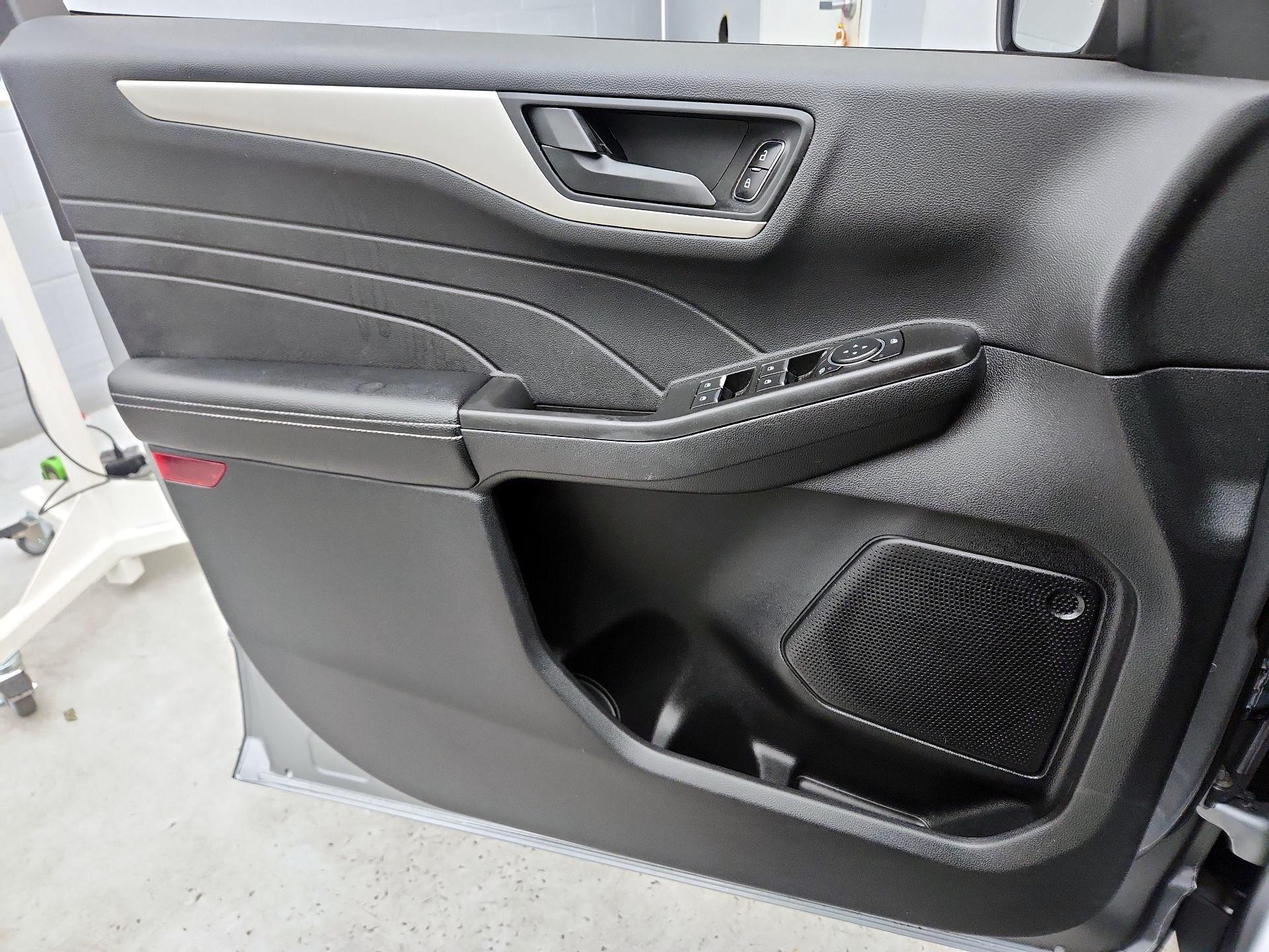 Thumbnail: 2022 Ford Escape - 12