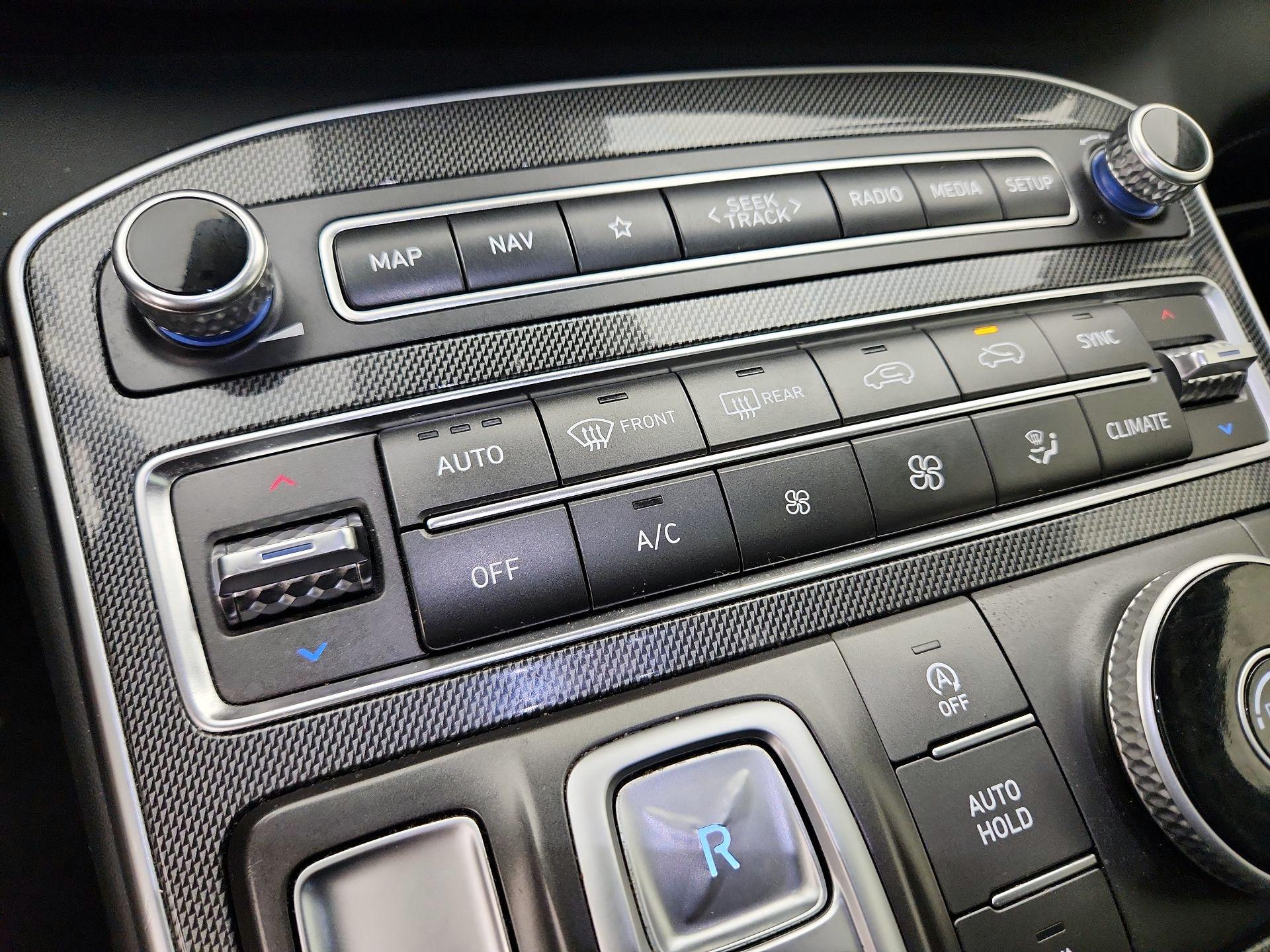 Thumbnail: 2021 Hyundai Santa Fe - 17