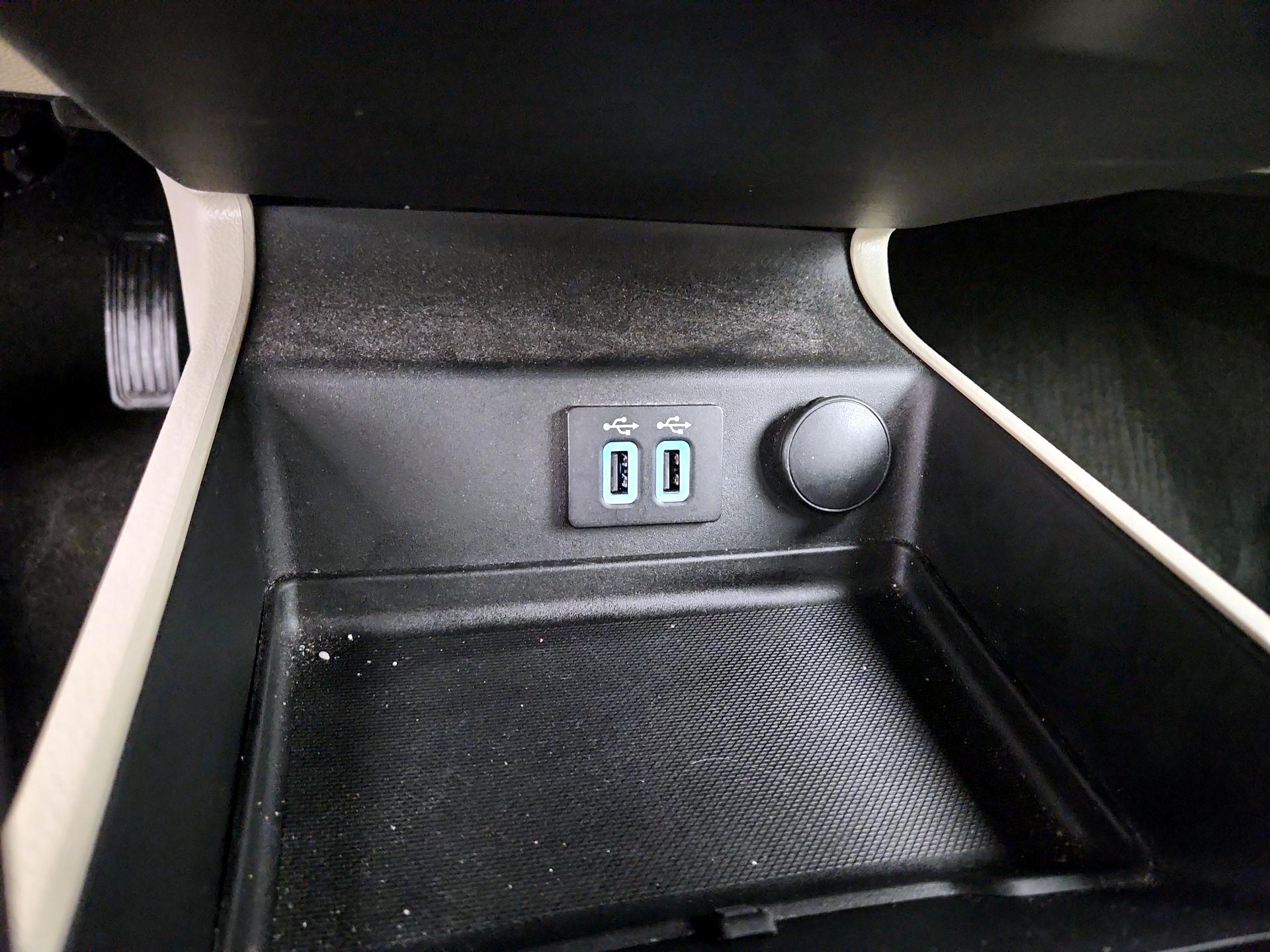 Thumbnail: 2020 Ford Fusion - 19