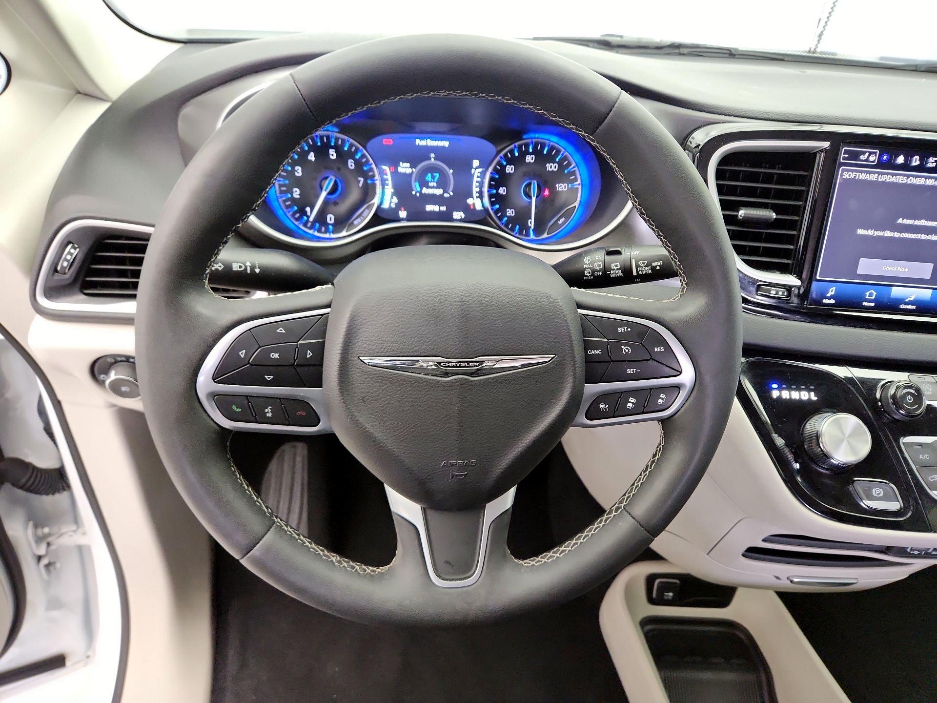 Thumbnail: 2024 Chrysler Pacifica - 10