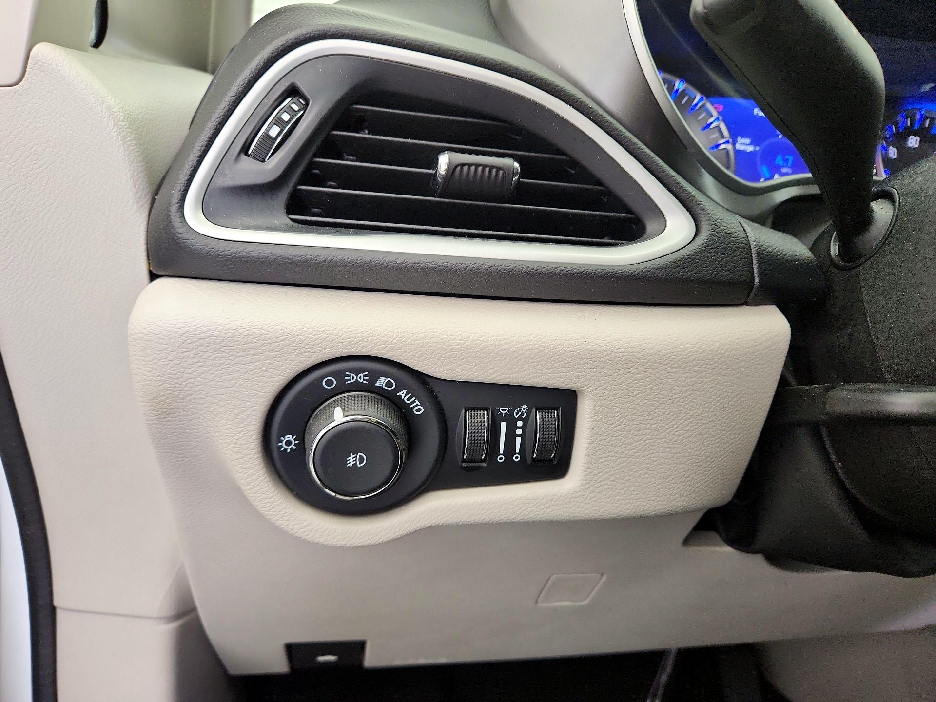 Thumbnail: 2024 Chrysler Pacifica - 13