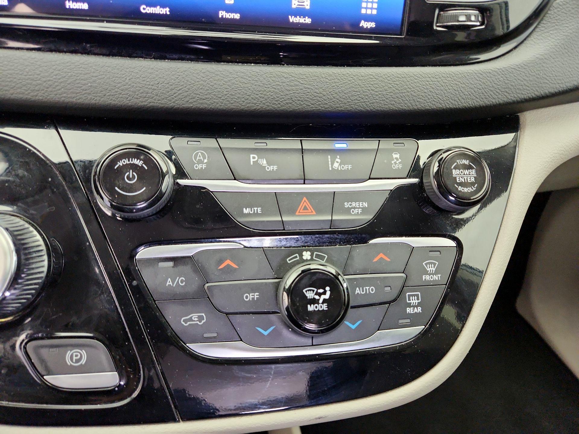 Thumbnail: 2024 Chrysler Pacifica - 16