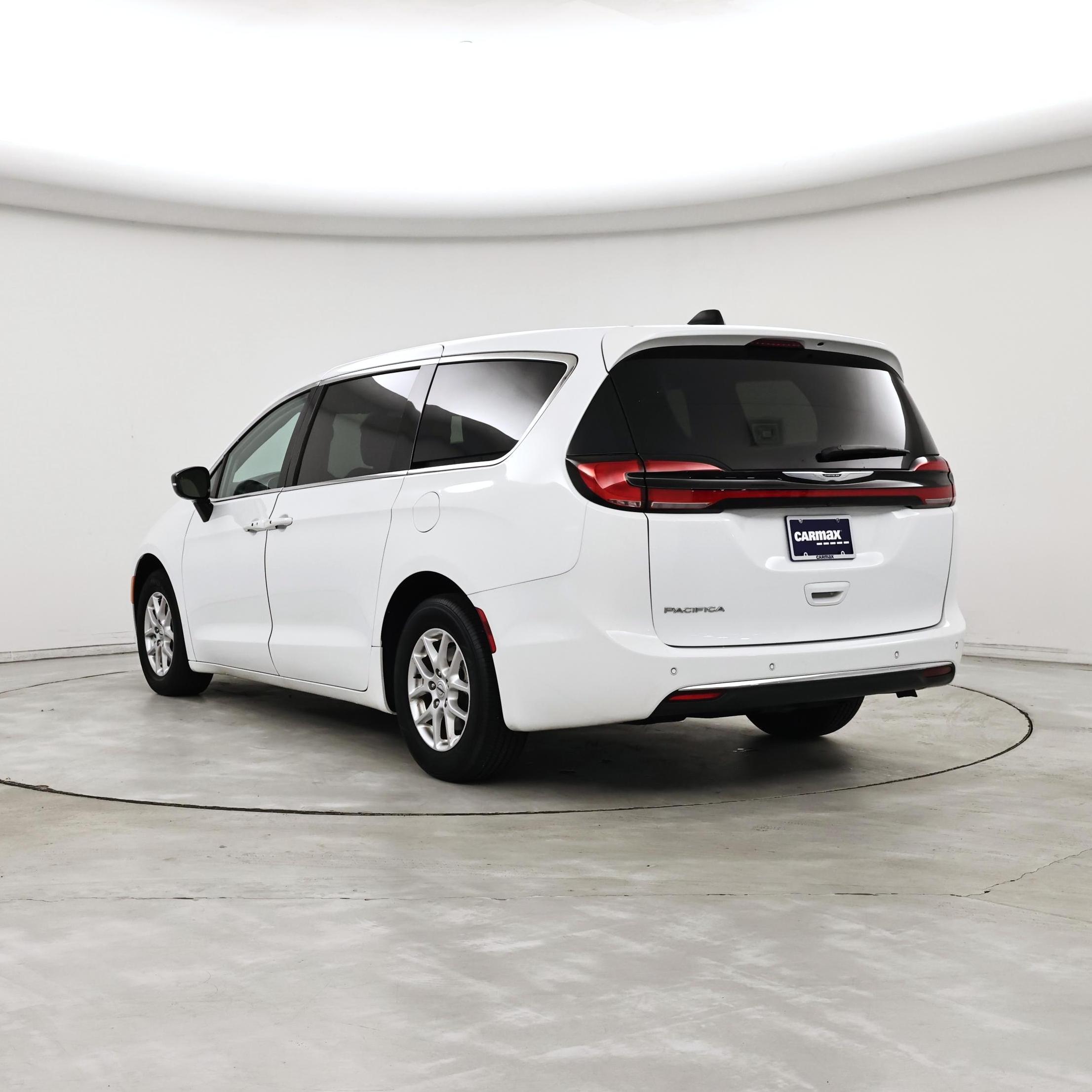 Thumbnail: 2024 Chrysler Pacifica - 2