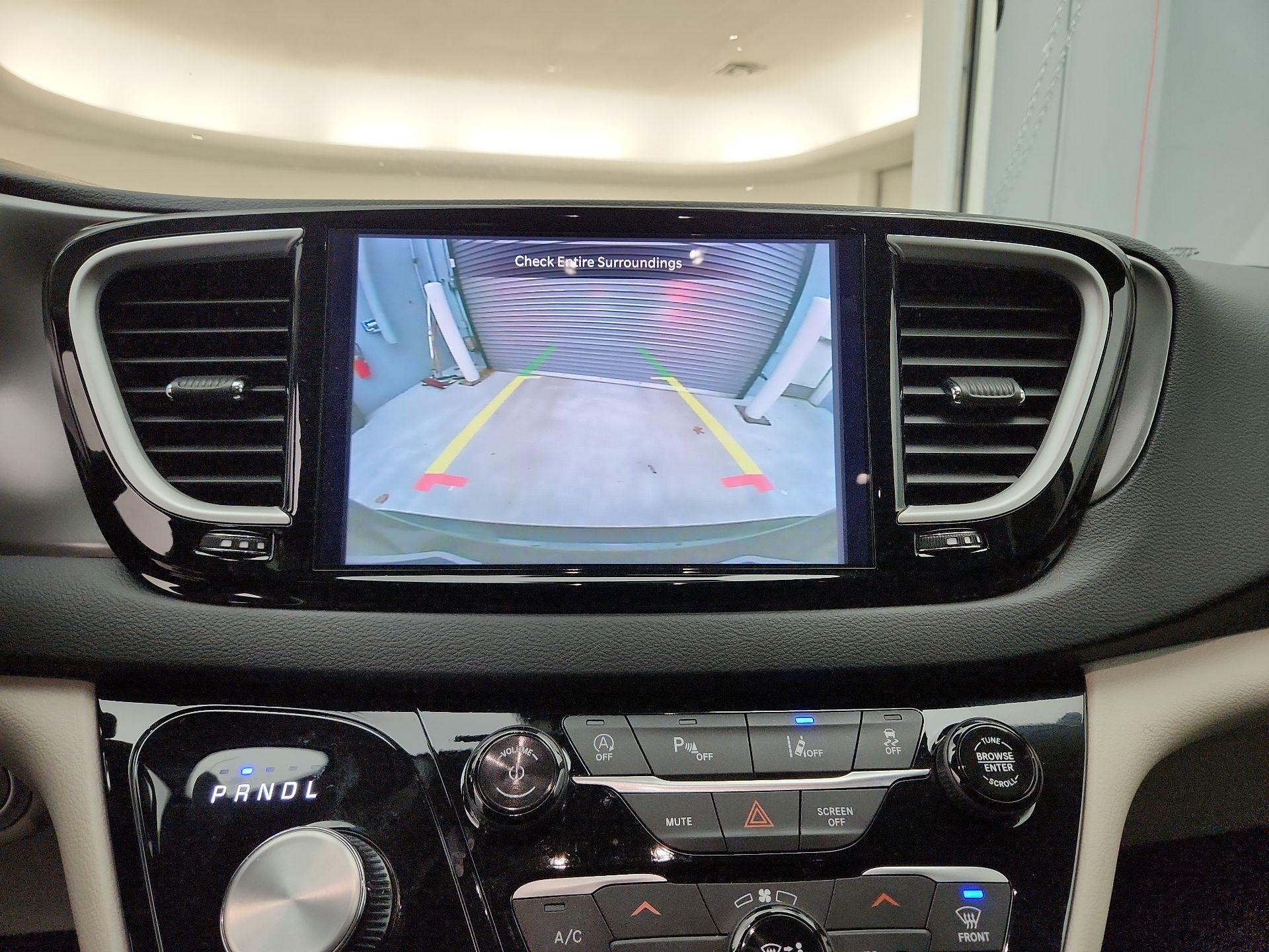 Thumbnail: 2024 Chrysler Pacifica - 14