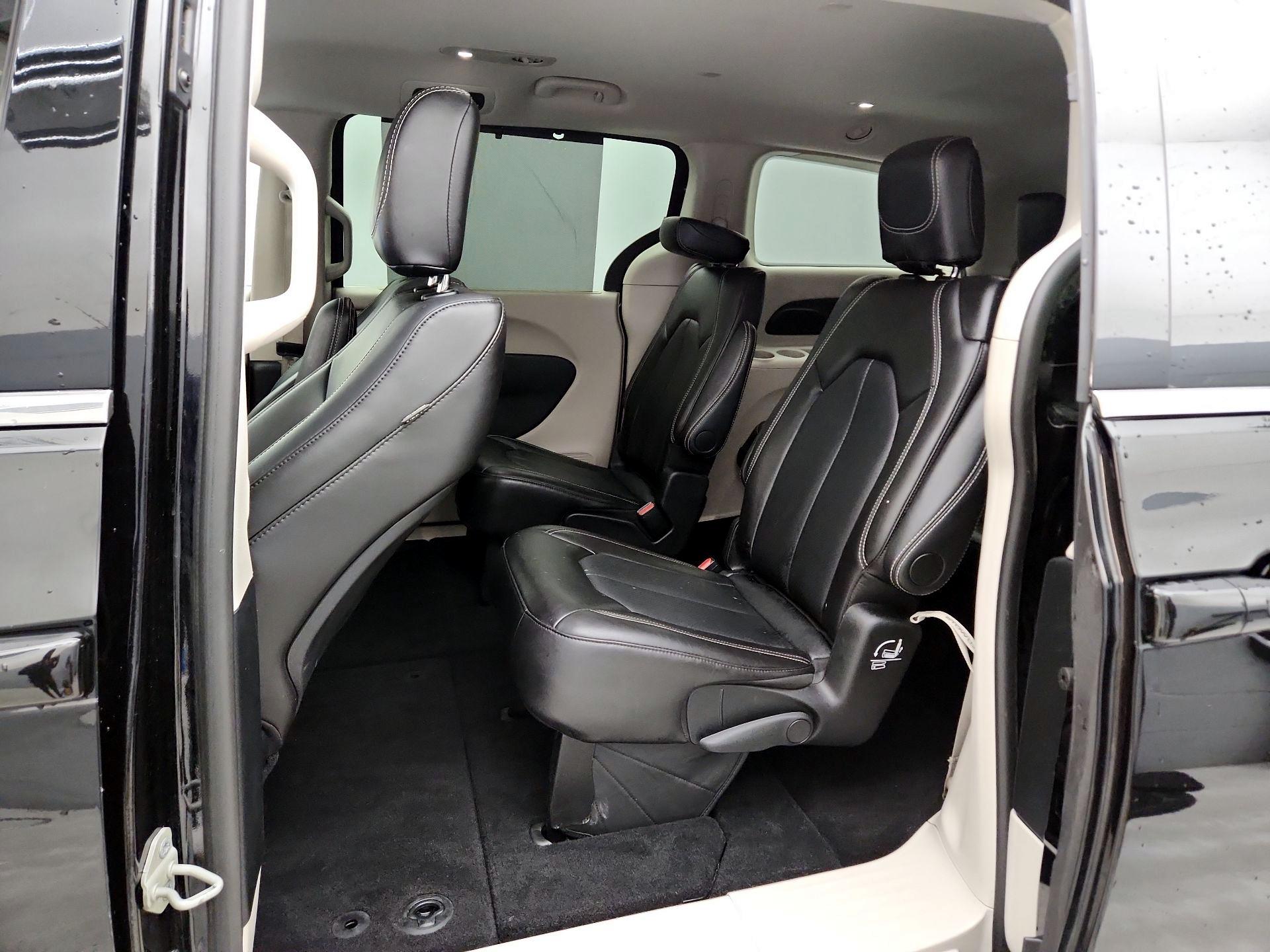 Thumbnail: 2024 Chrysler Pacifica - 19