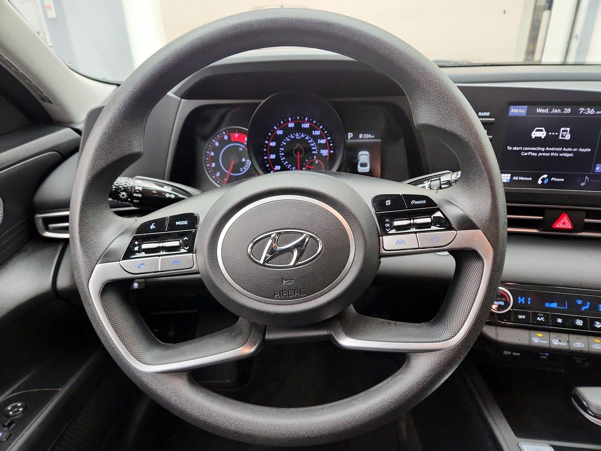 Thumbnail: 2022 Hyundai Elantra - 10