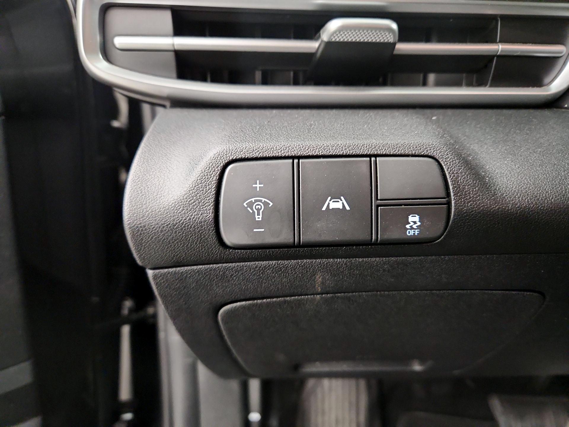 Thumbnail: 2022 Hyundai Elantra - 13