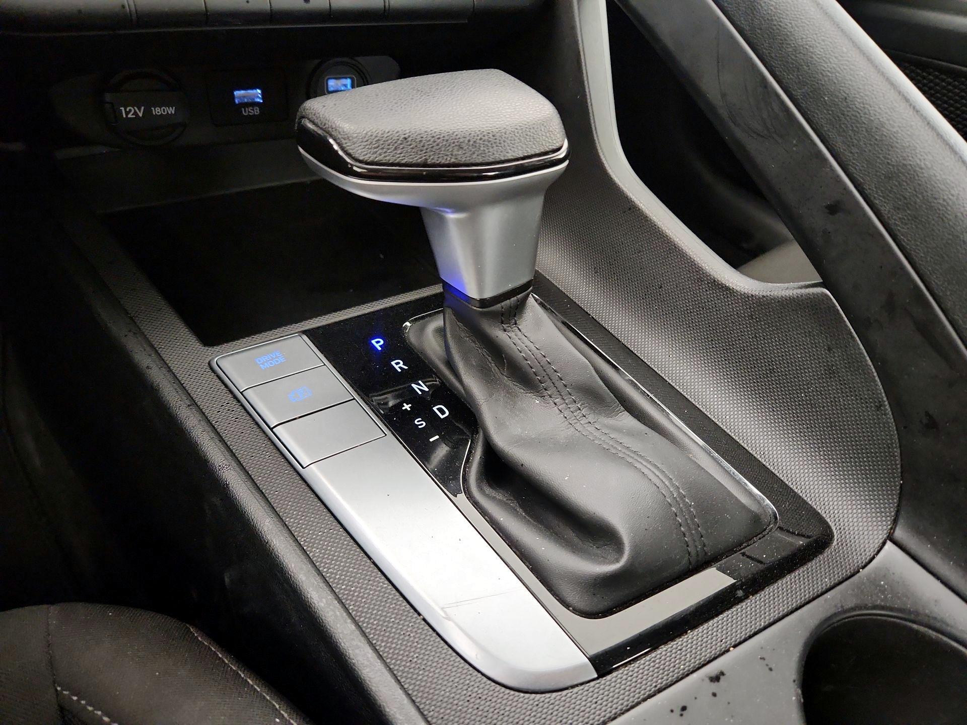 Thumbnail: 2022 Hyundai Elantra - 17