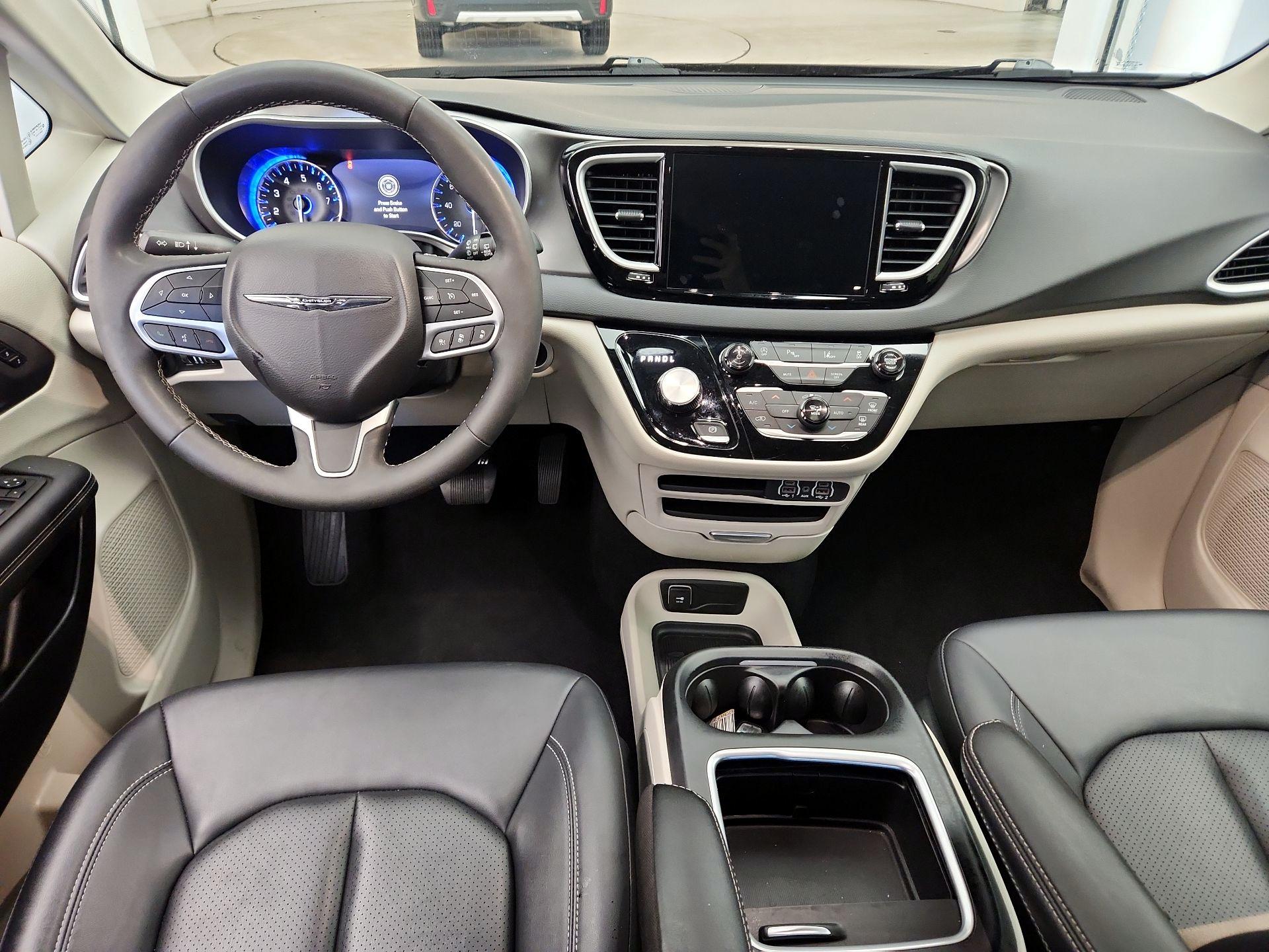 Thumbnail: 2024 Chrysler Pacifica - 9