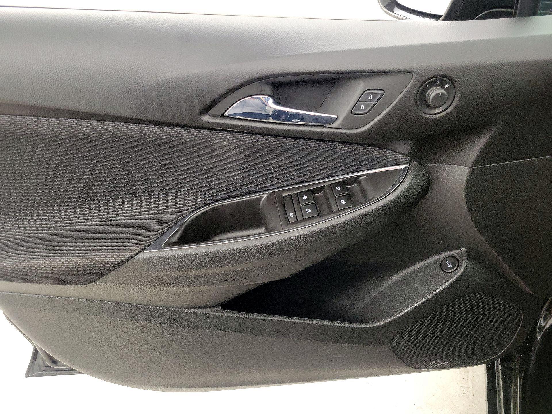 Thumbnail: 2016 Chevrolet Cruze - 12