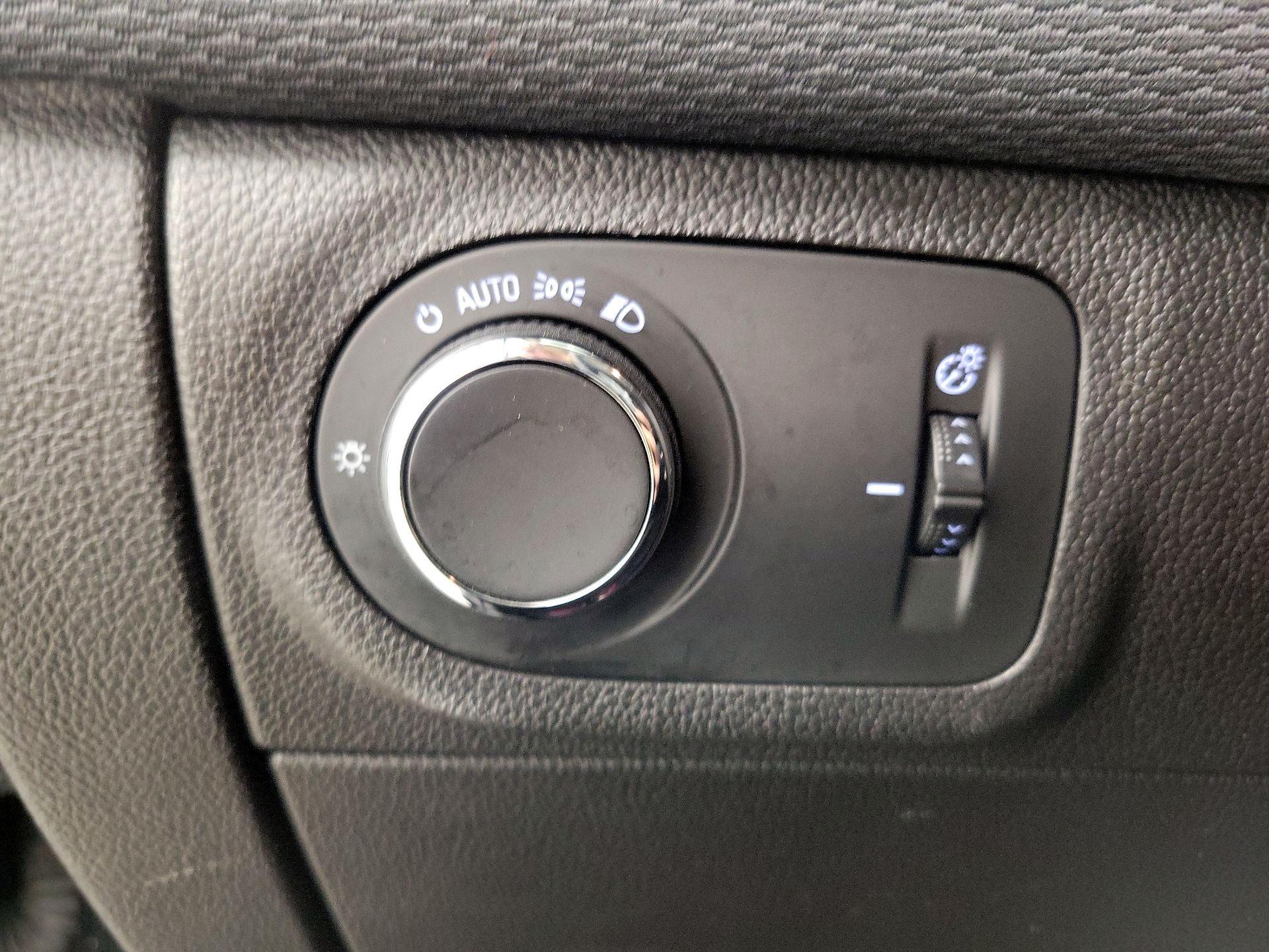 Thumbnail: 2016 Chevrolet Cruze - 13