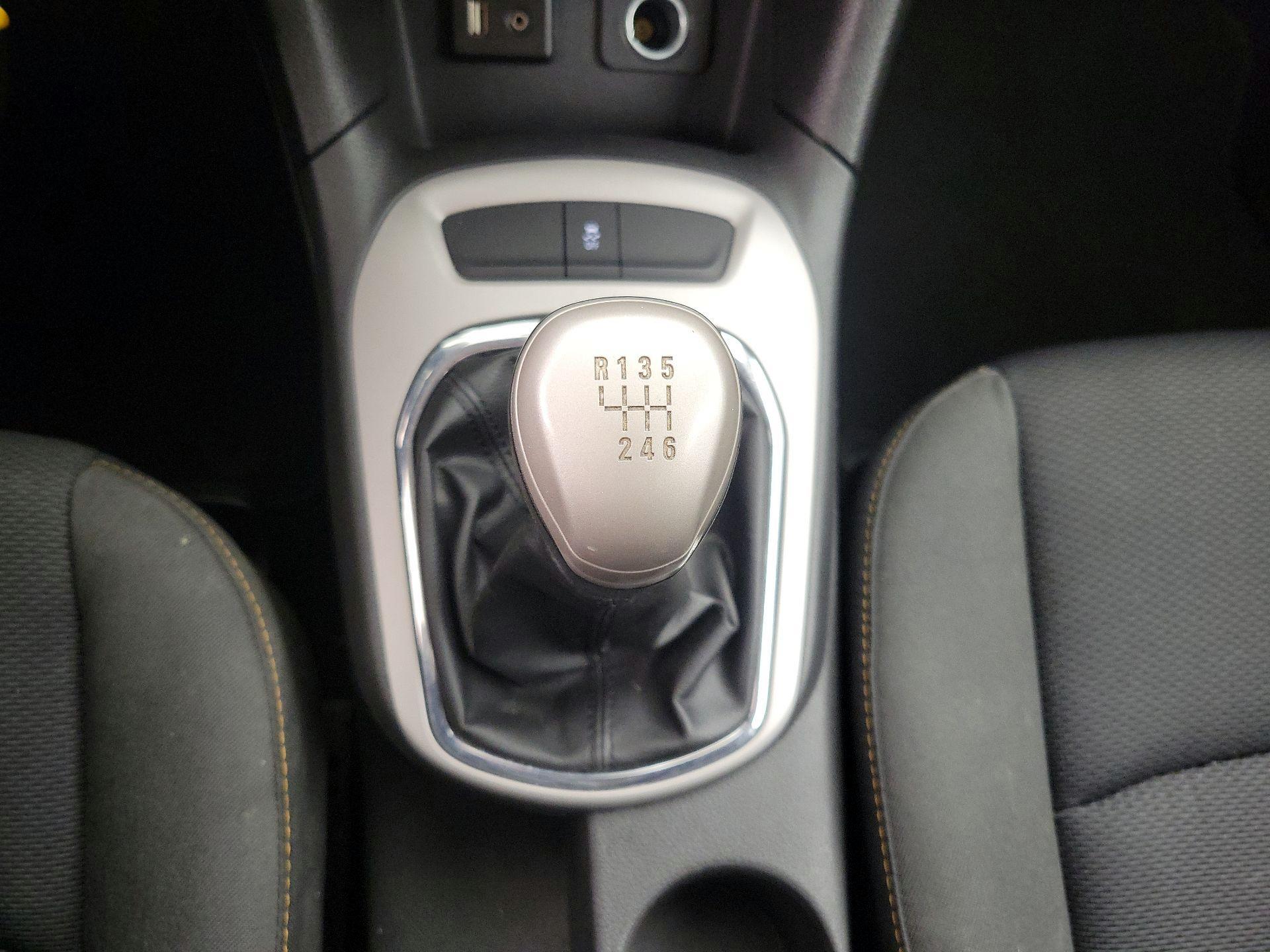 Thumbnail: 2016 Chevrolet Cruze - 17