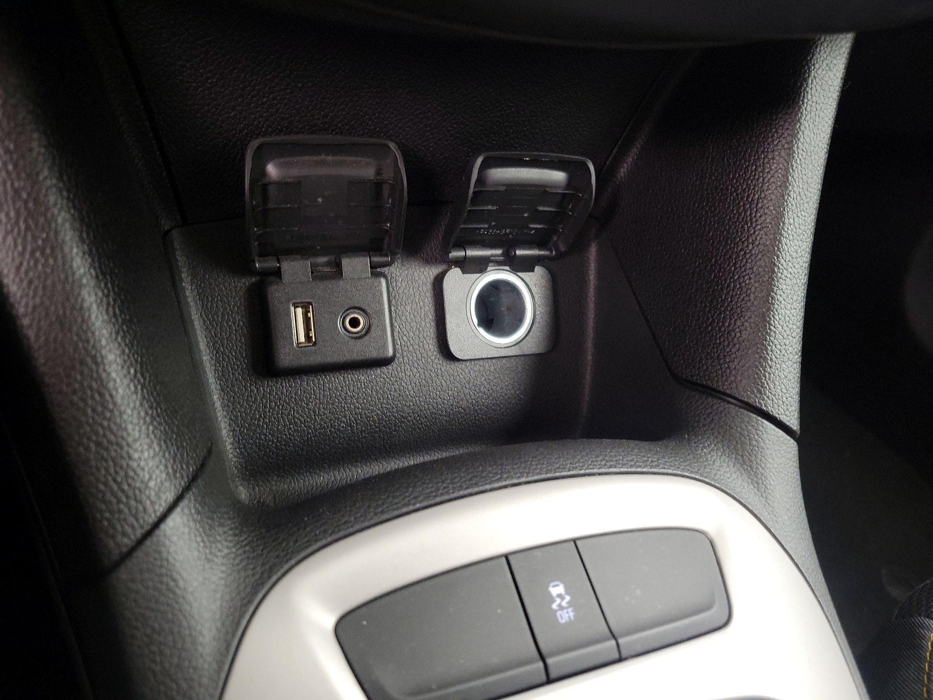 Thumbnail: 2016 Chevrolet Cruze - 18