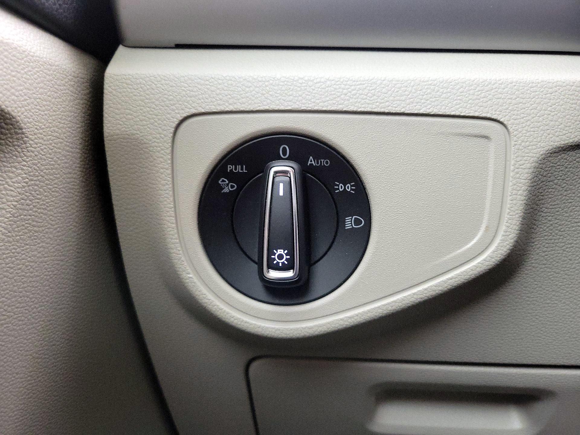 Thumbnail: 2021 Volkswagen Atlas - 13