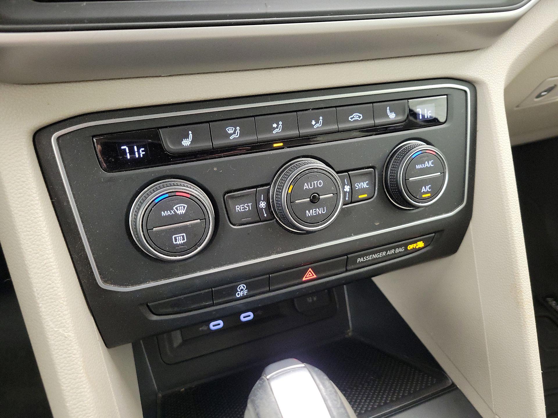 Thumbnail: 2021 Volkswagen Atlas - 16