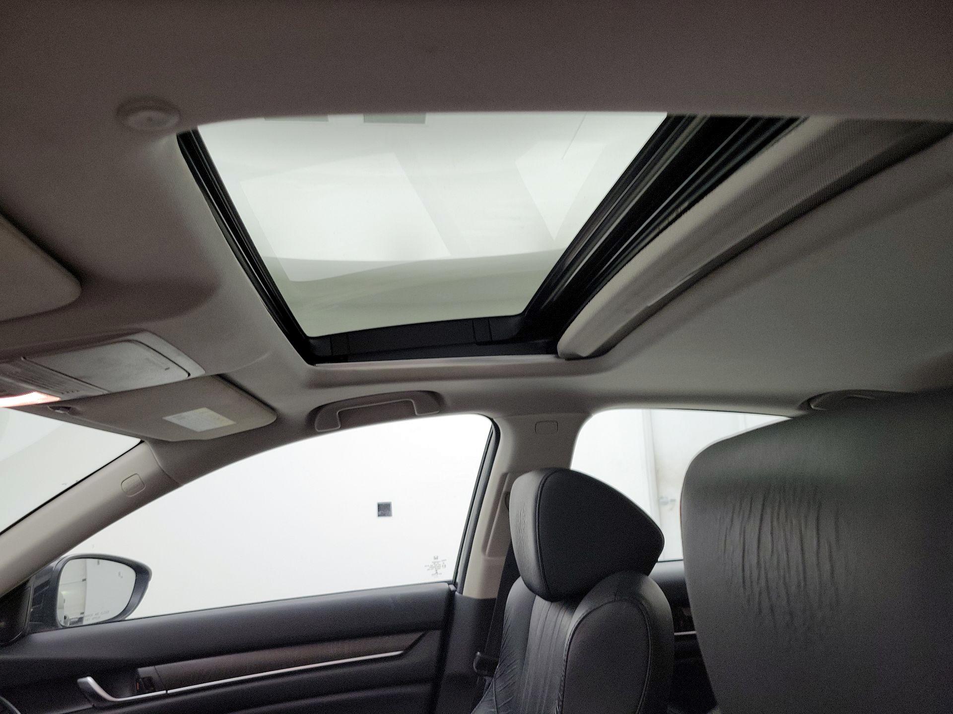 Thumbnail: 2018 Honda Accord - 19