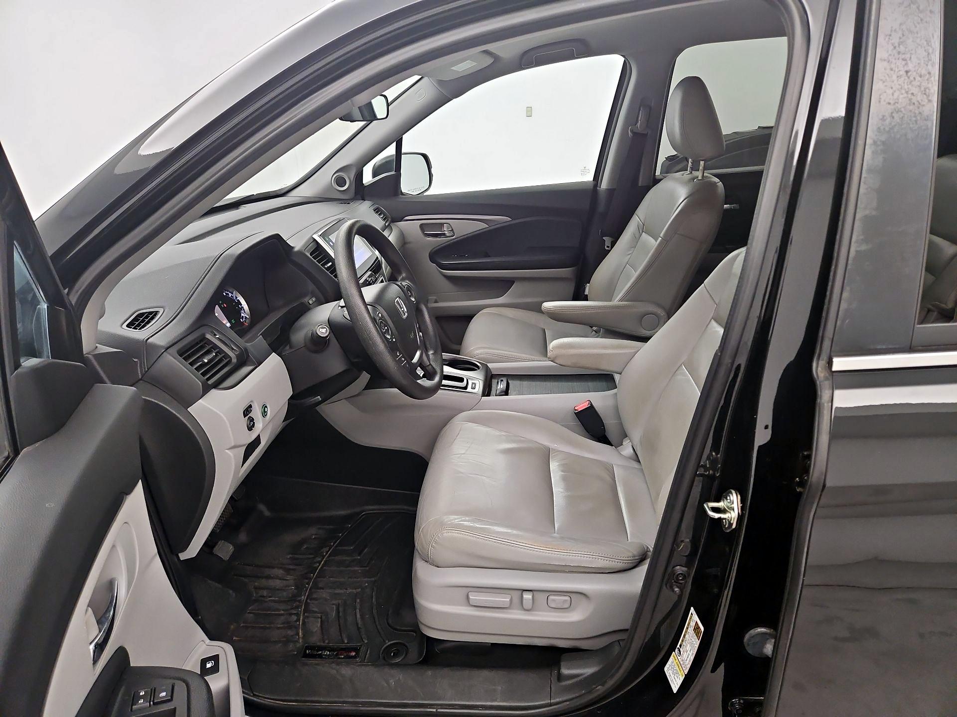 Thumbnail: 2016 Honda Pilot - 11