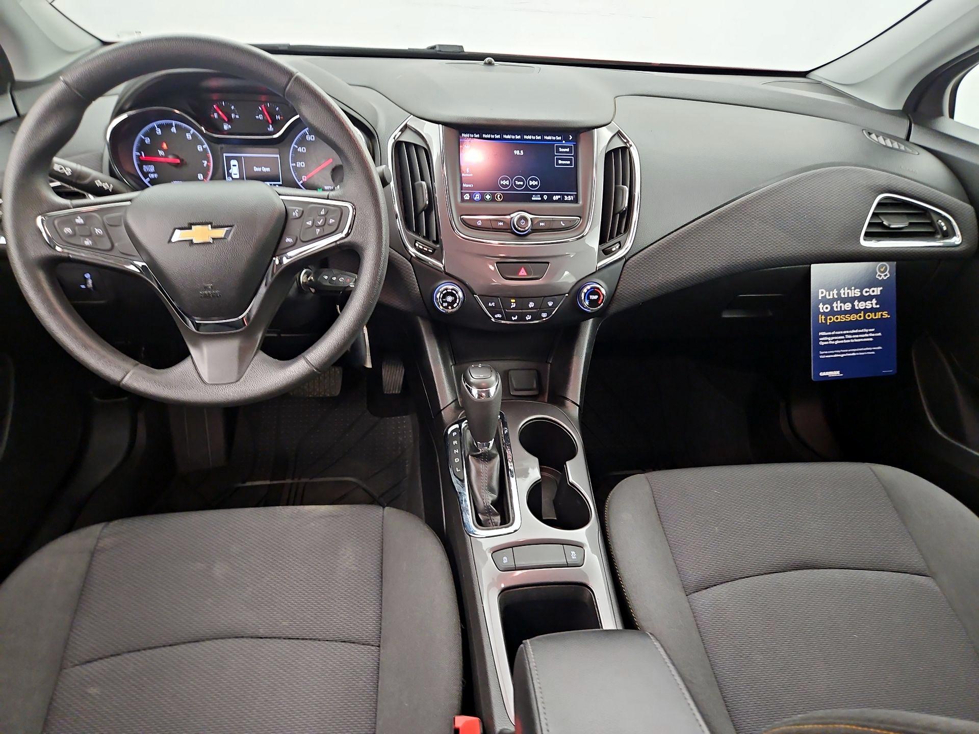 Thumbnail: 2019 Chevrolet Cruze - 9