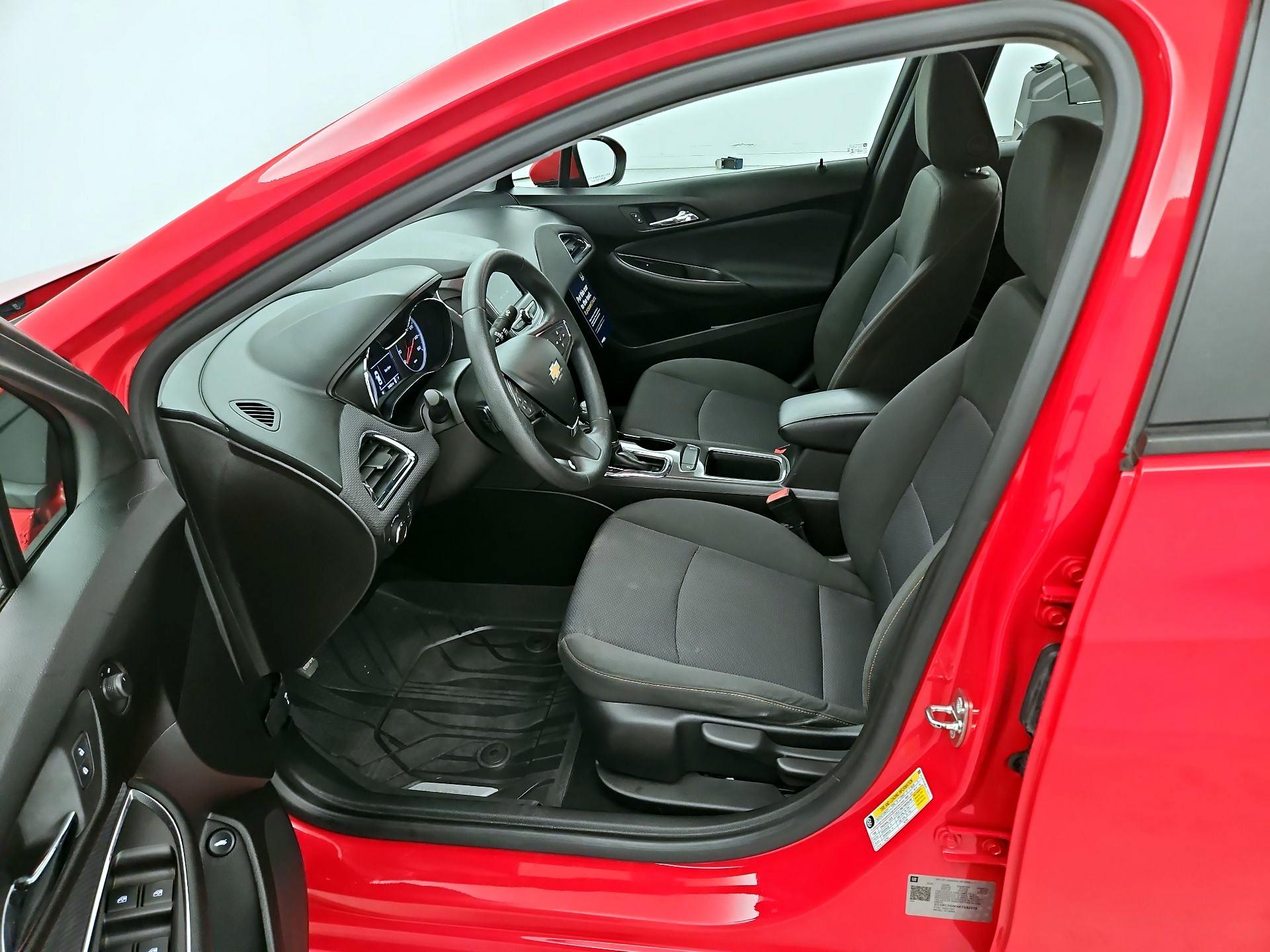 Thumbnail: 2019 Chevrolet Cruze - 11