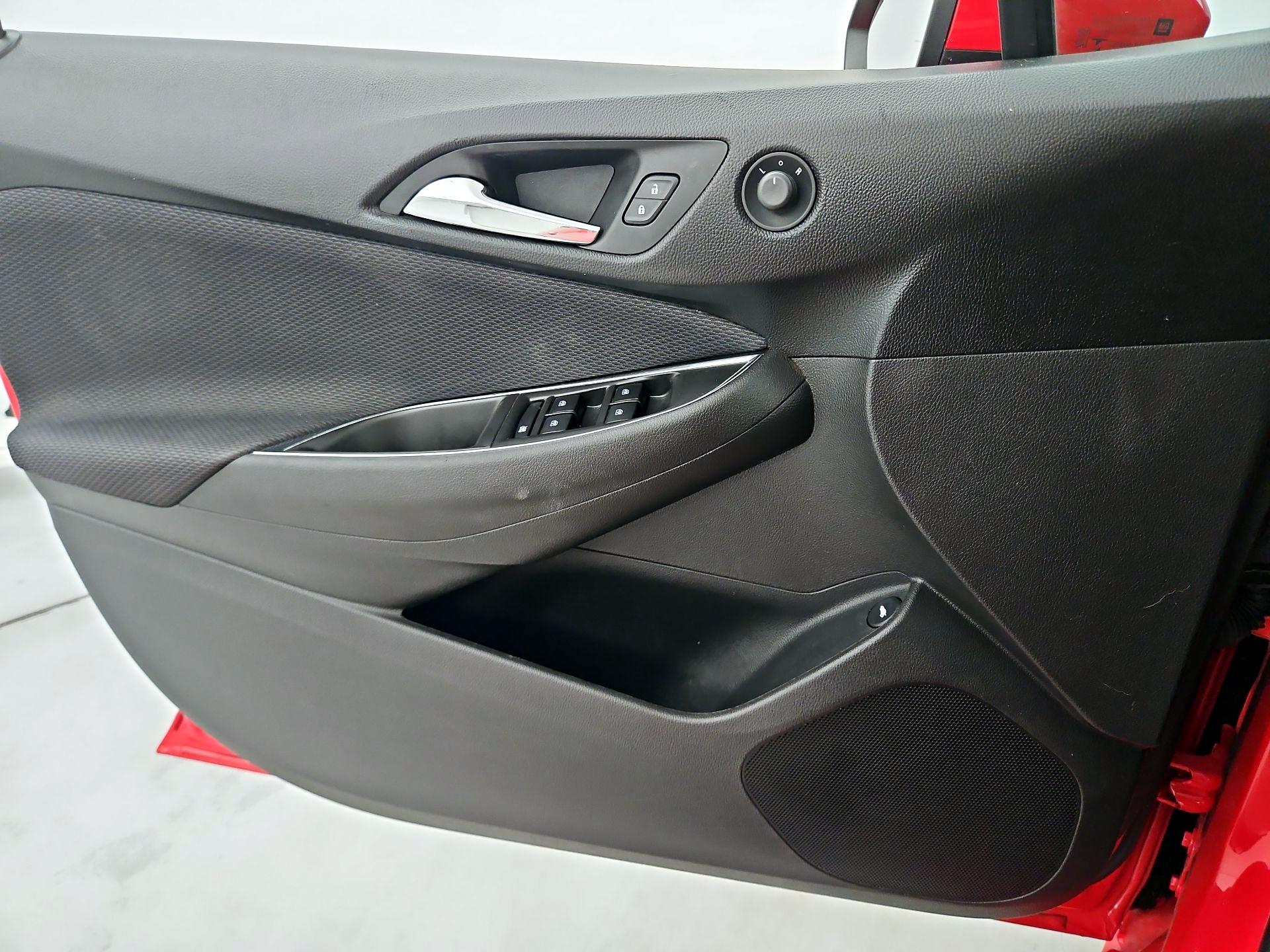 Thumbnail: 2019 Chevrolet Cruze - 12