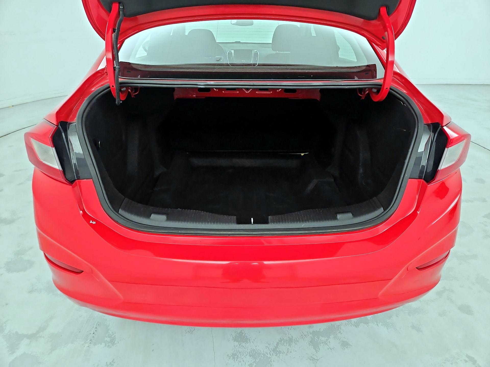 Thumbnail: 2019 Chevrolet Cruze - 20