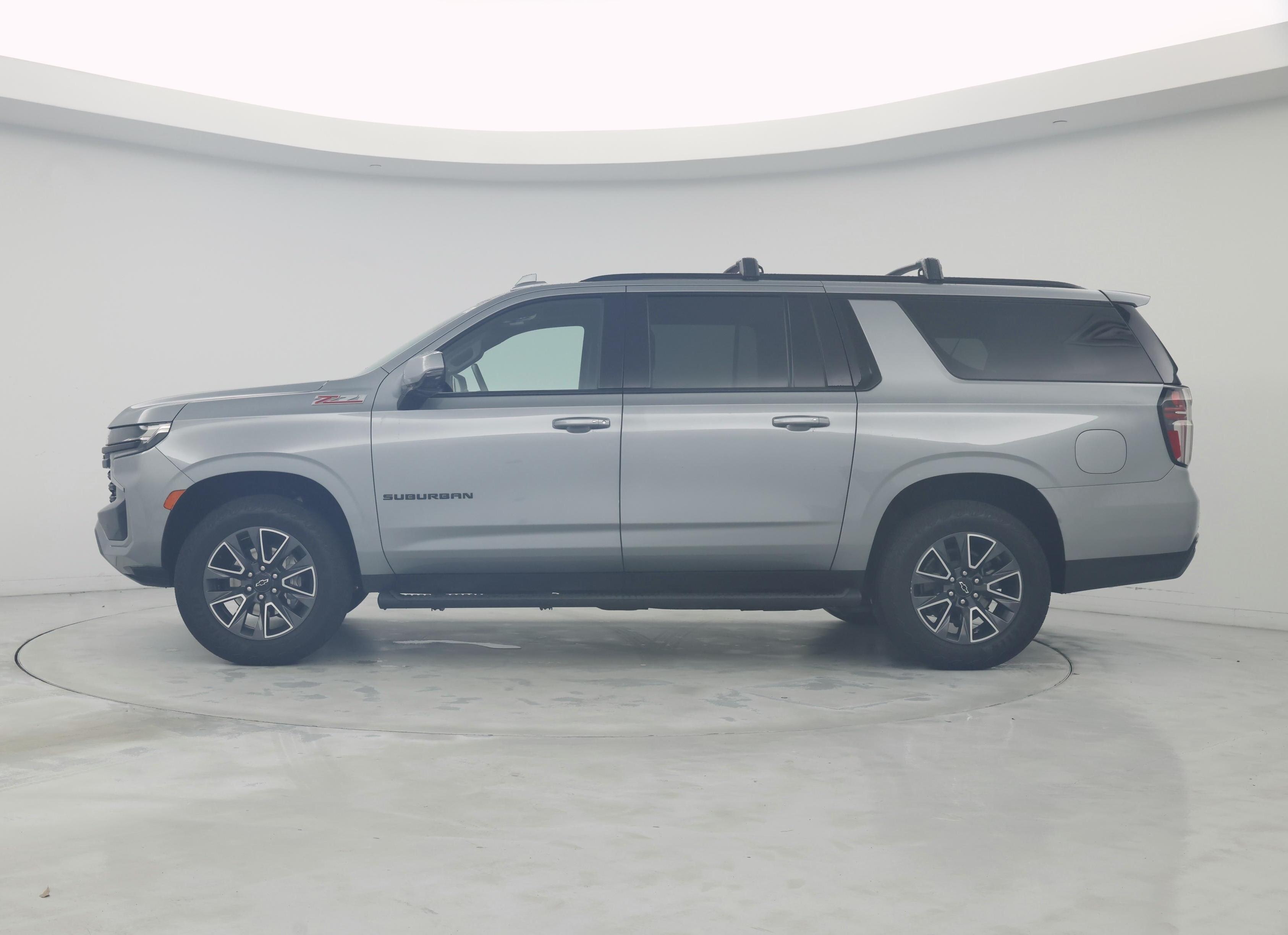 Thumbnail: 2023 Chevrolet Suburban - 3