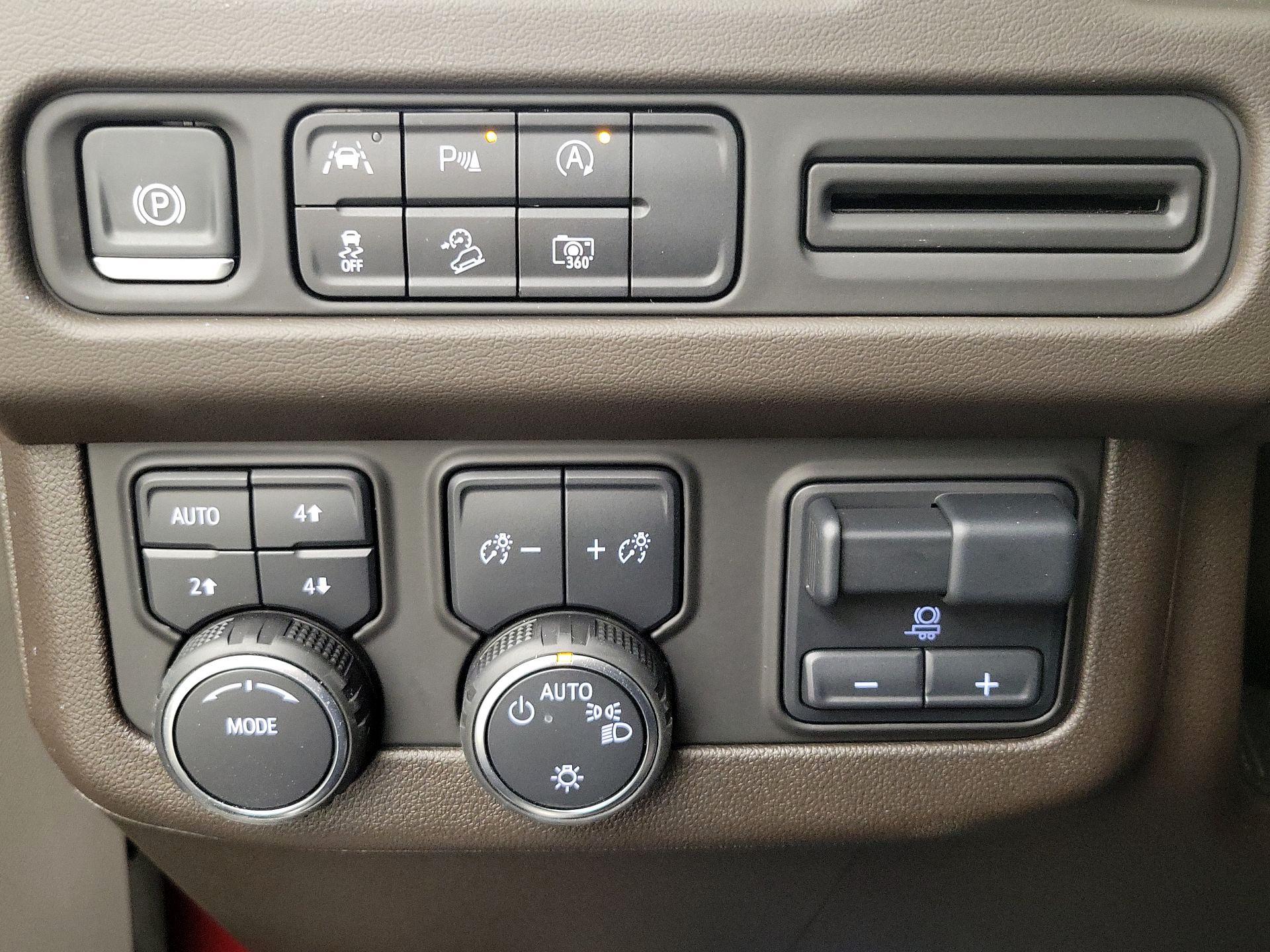 Thumbnail: 2024 Chevrolet Tahoe - 13