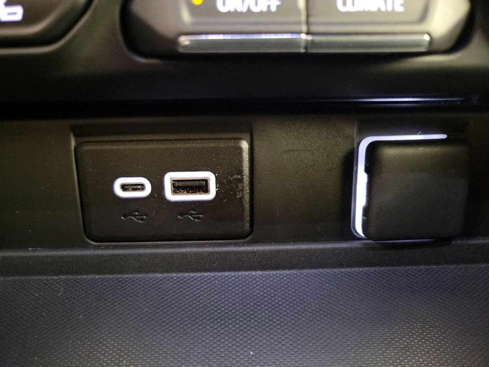 Thumbnail: 2024 Chevrolet Tahoe - 18