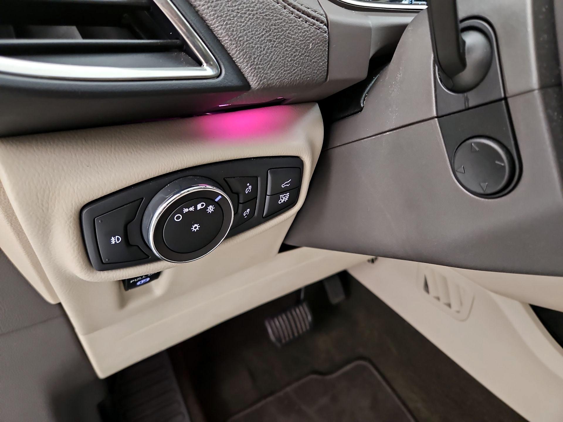 Thumbnail: 2019 Lincoln Nautilus - 13