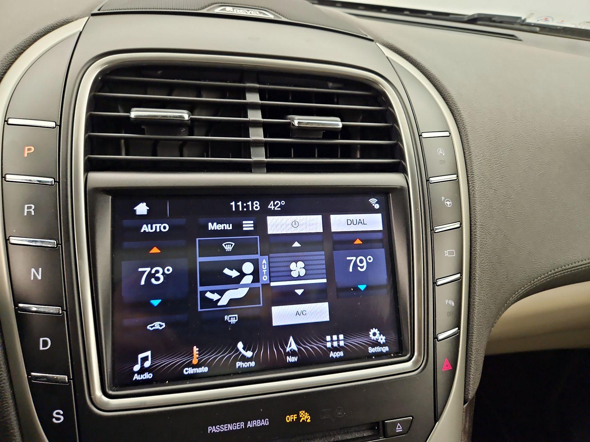 Thumbnail: 2019 Lincoln Nautilus - 17