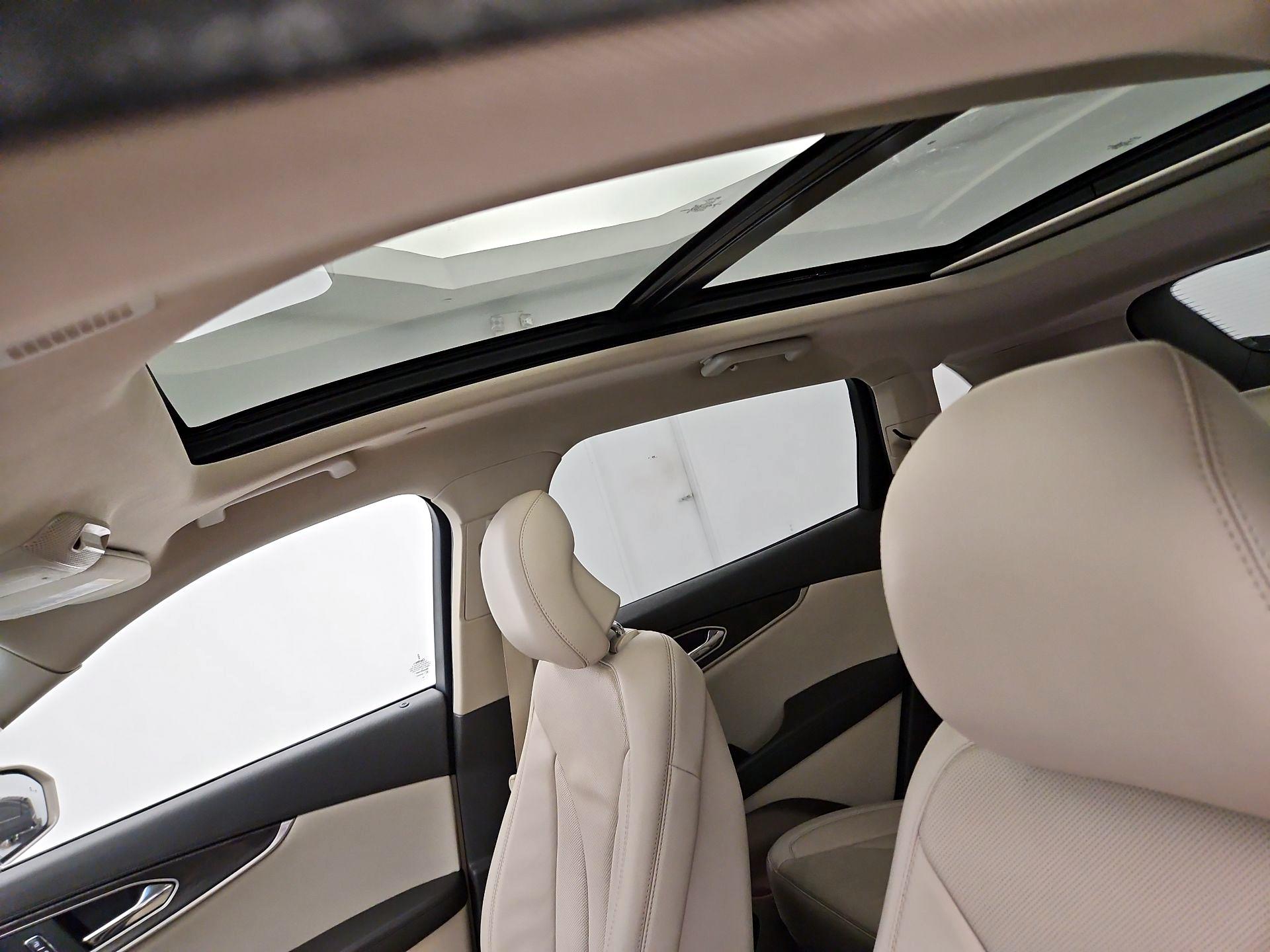 Thumbnail: 2019 Lincoln Nautilus - 20