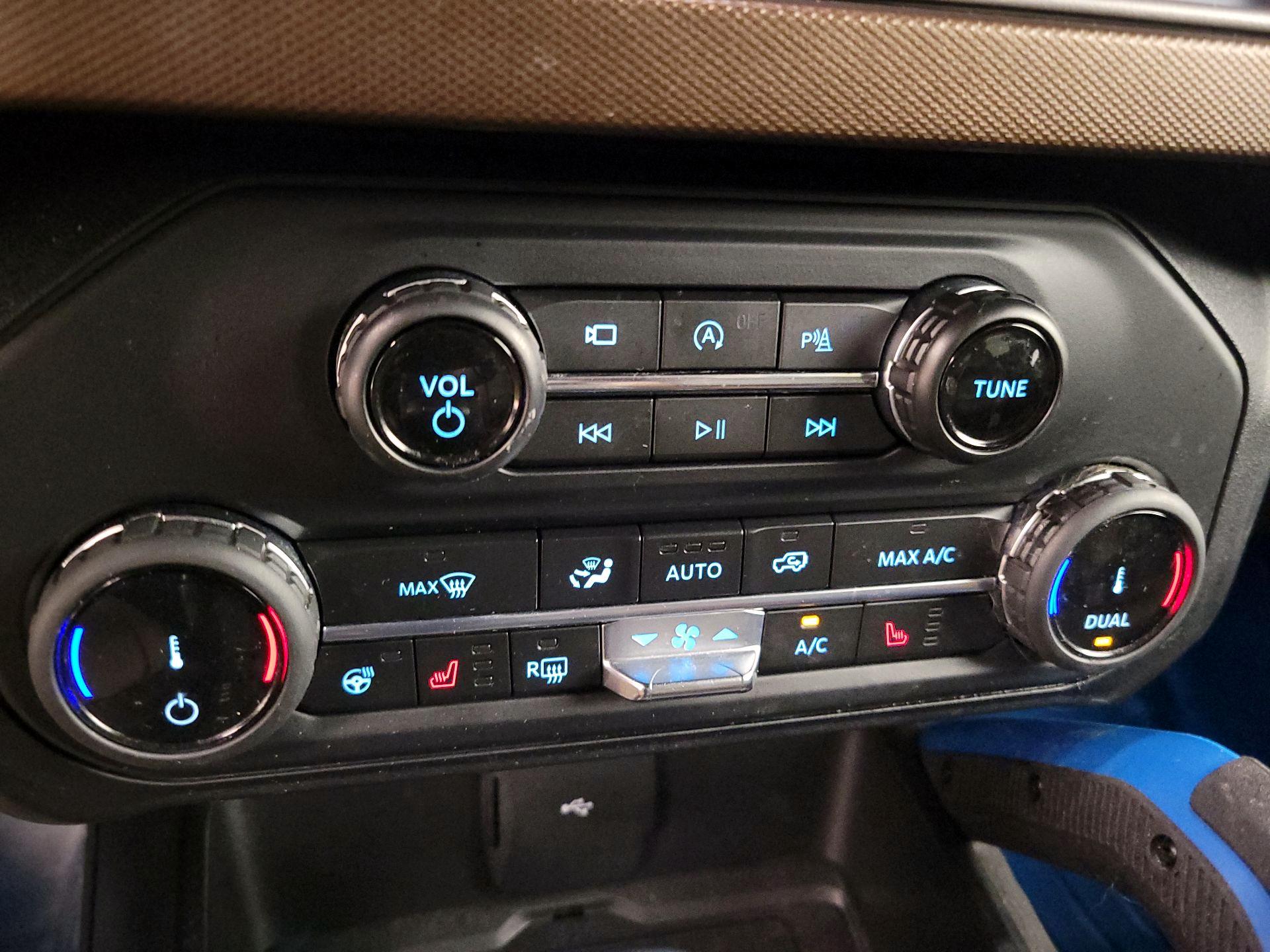 Thumbnail: 2022 Ford Bronco - 17