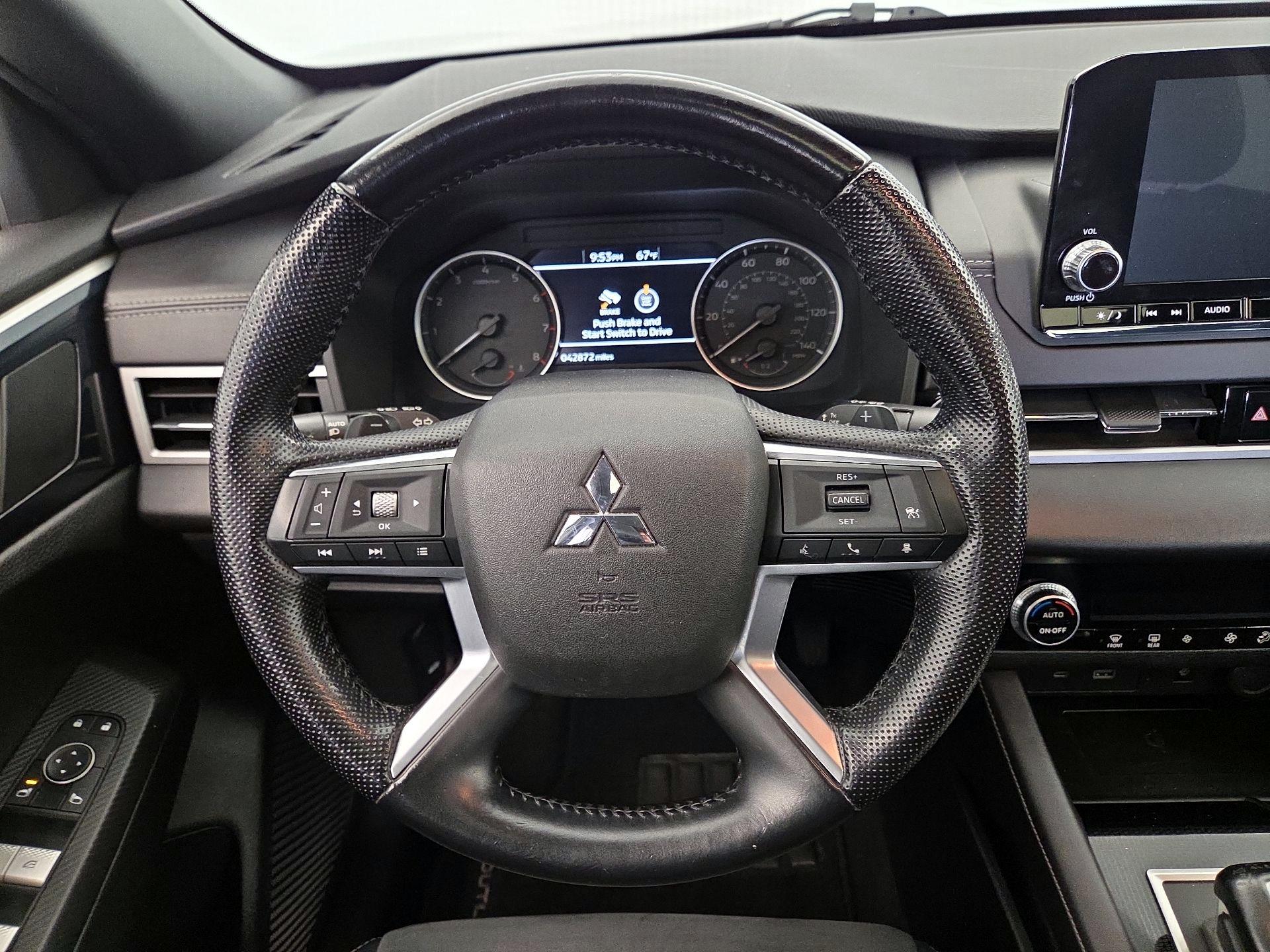 Thumbnail: 2022 Mitsubishi Outlander - 10