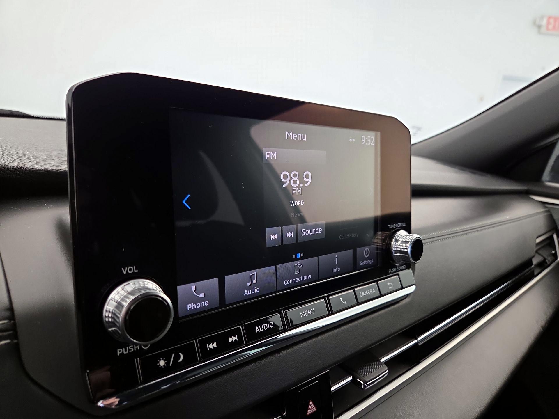 Thumbnail: 2022 Mitsubishi Outlander - 15