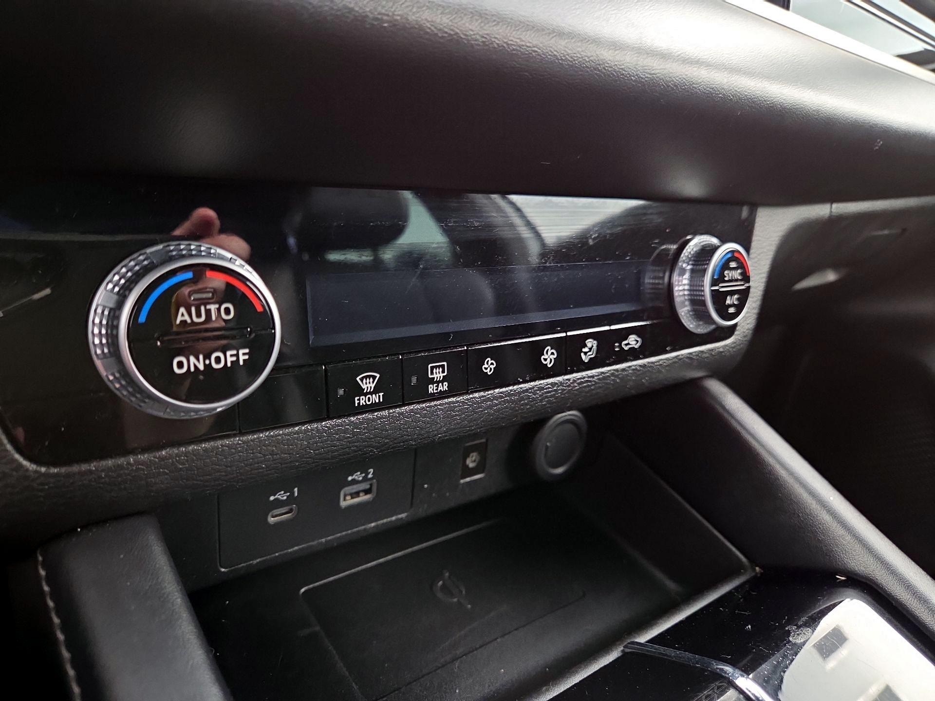 Thumbnail: 2022 Mitsubishi Outlander - 16